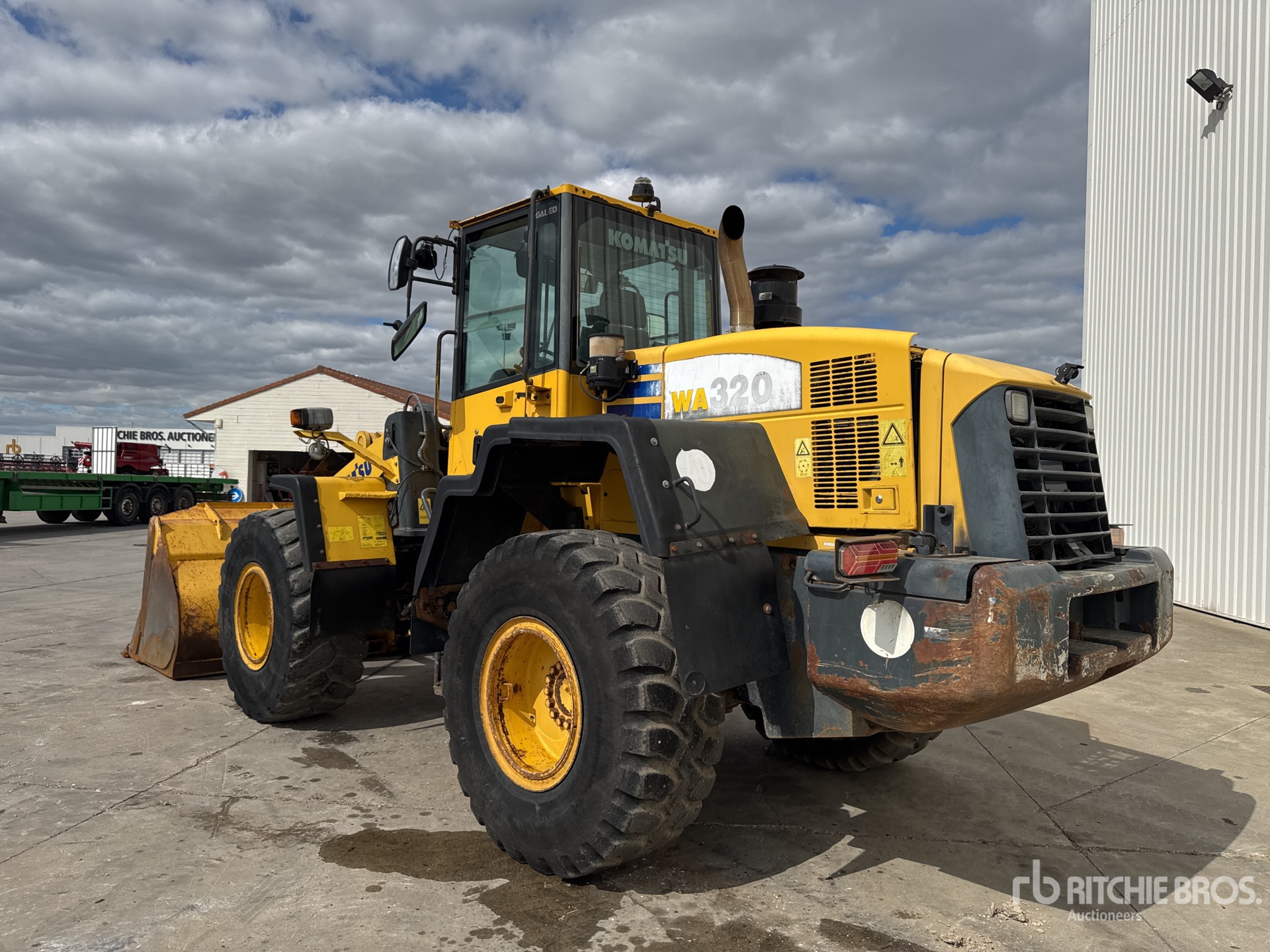 2004 Komatsu WA320-5