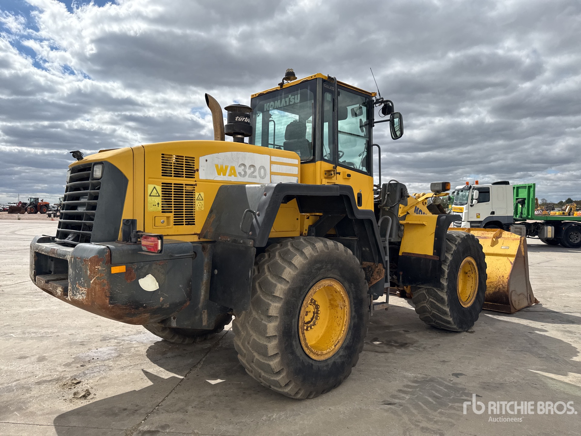 2004 Komatsu WA320-5