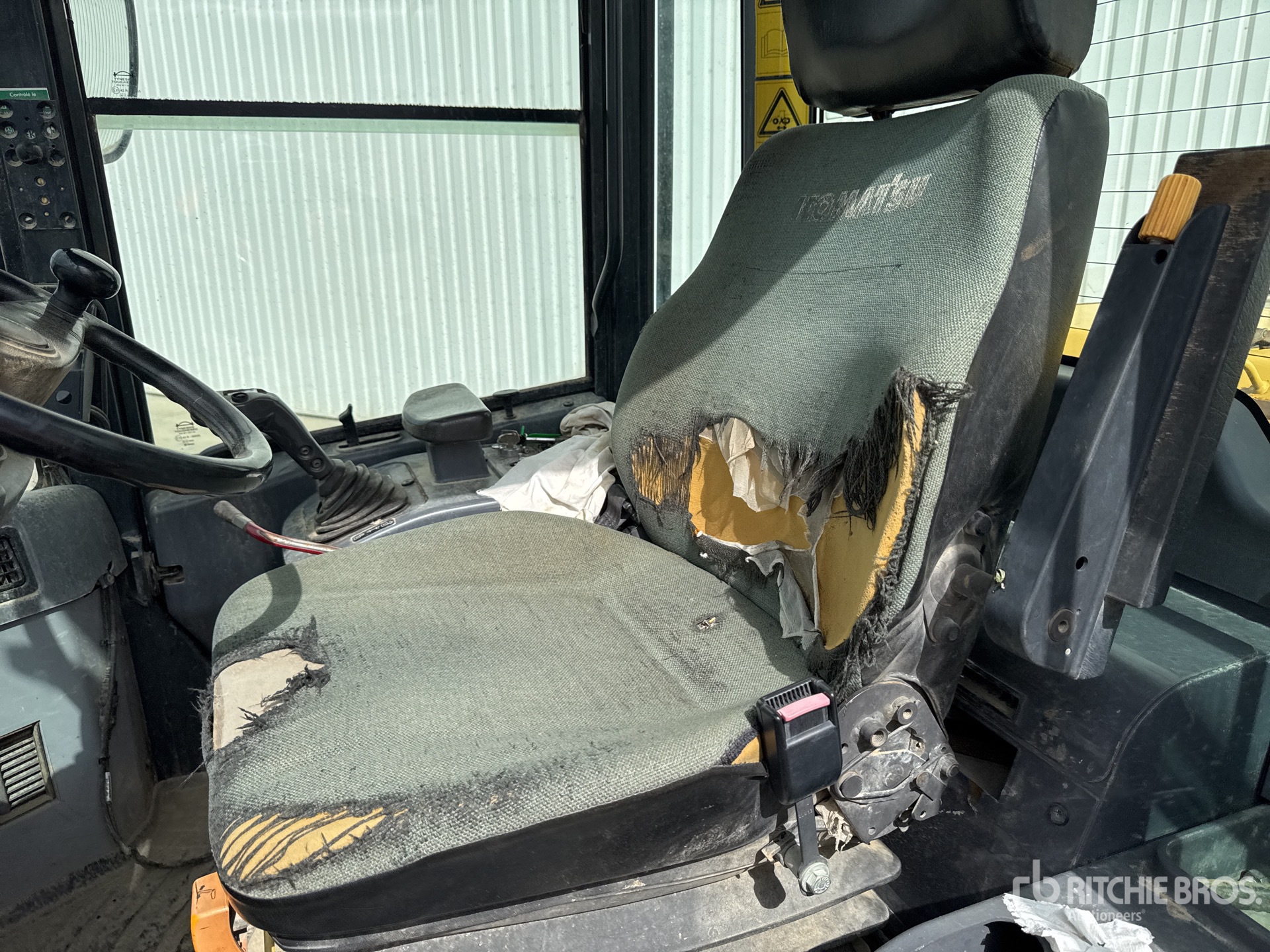 2004 Komatsu WA320-5