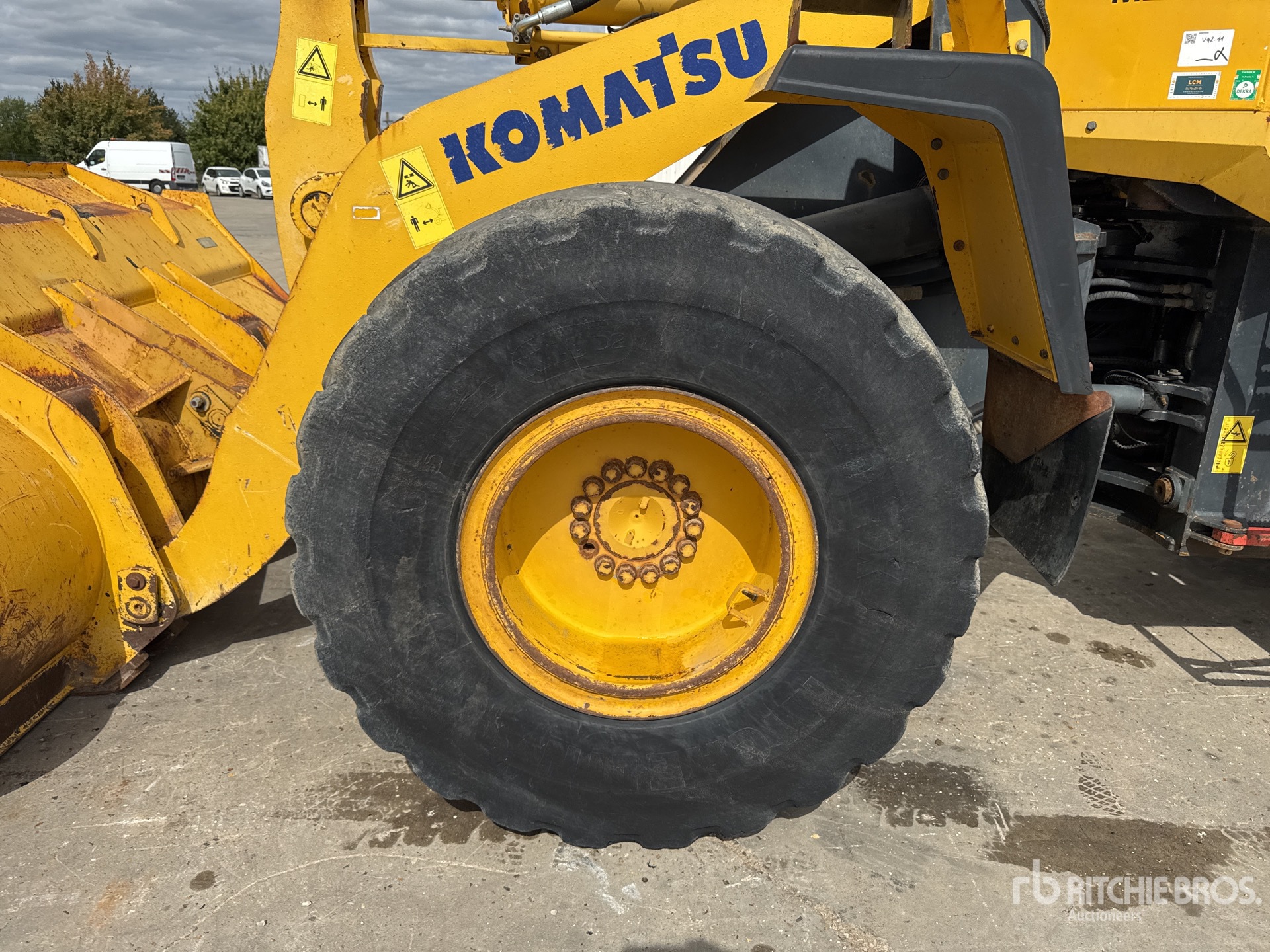 2004 Komatsu WA320-5