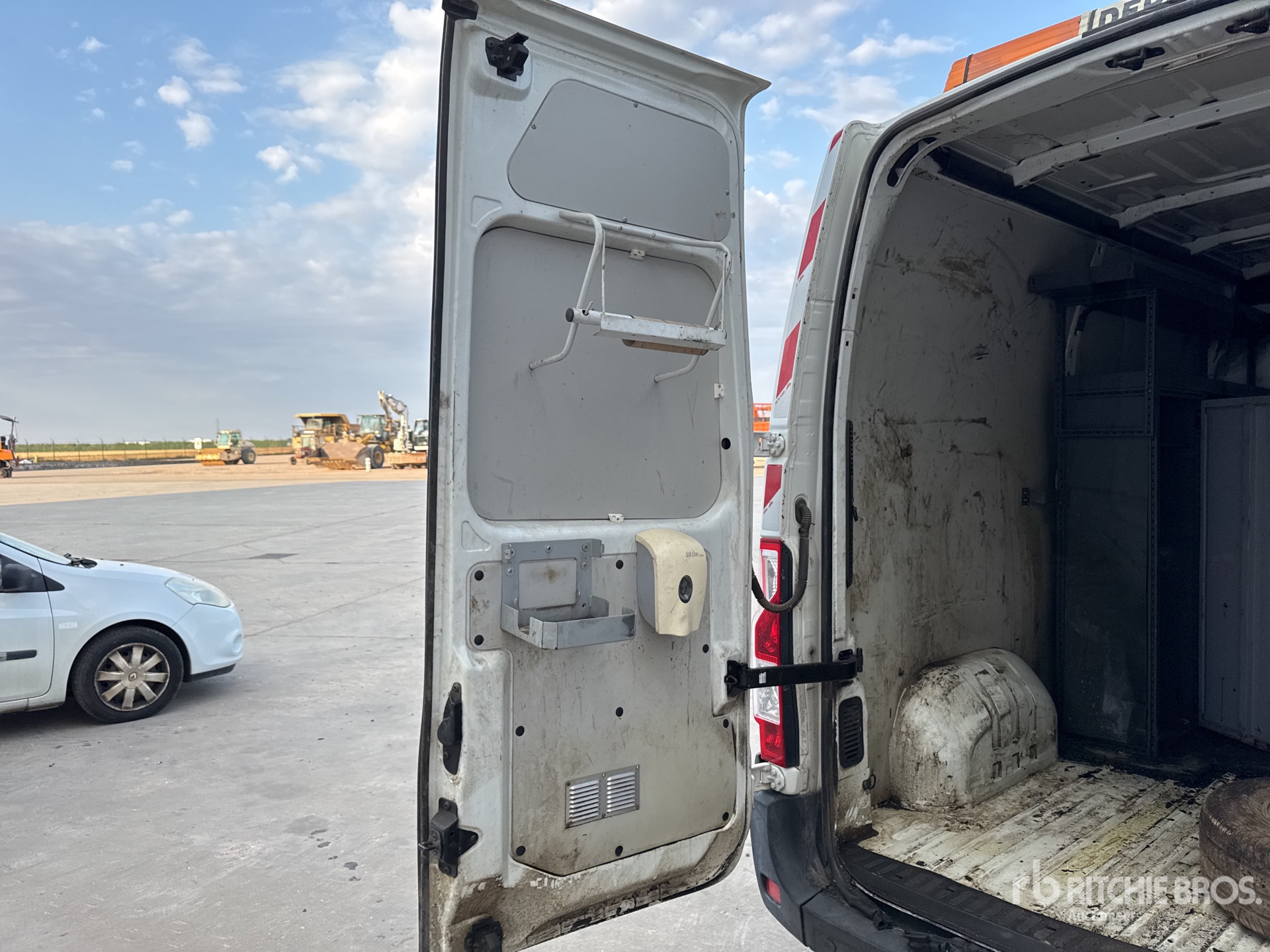 2013 Renault MASTER DCI125