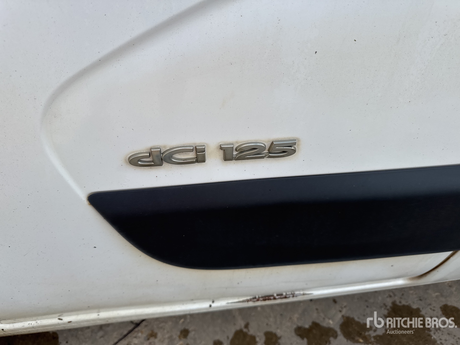 2010 Renault MASTER DCI125
