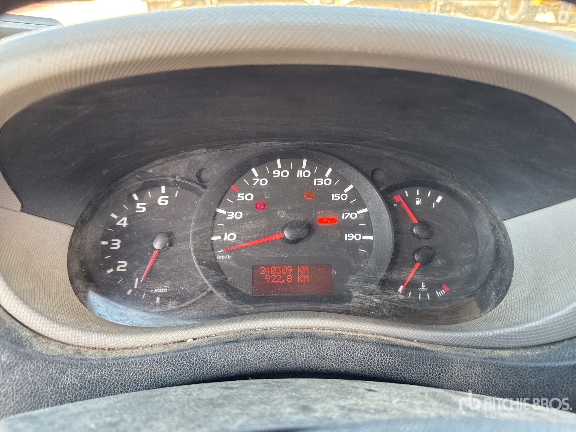 2012 Renault MASTER L2H2 TP7