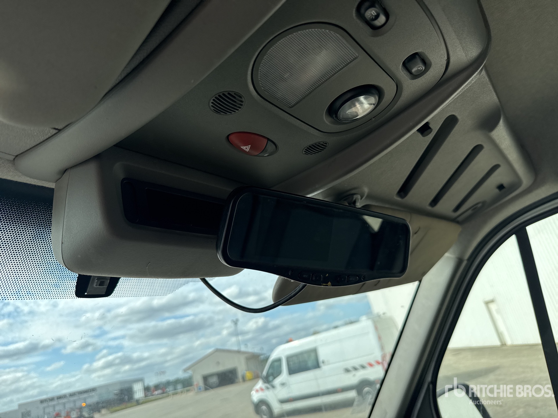 2012 Renault MASTER L2H2 TP7