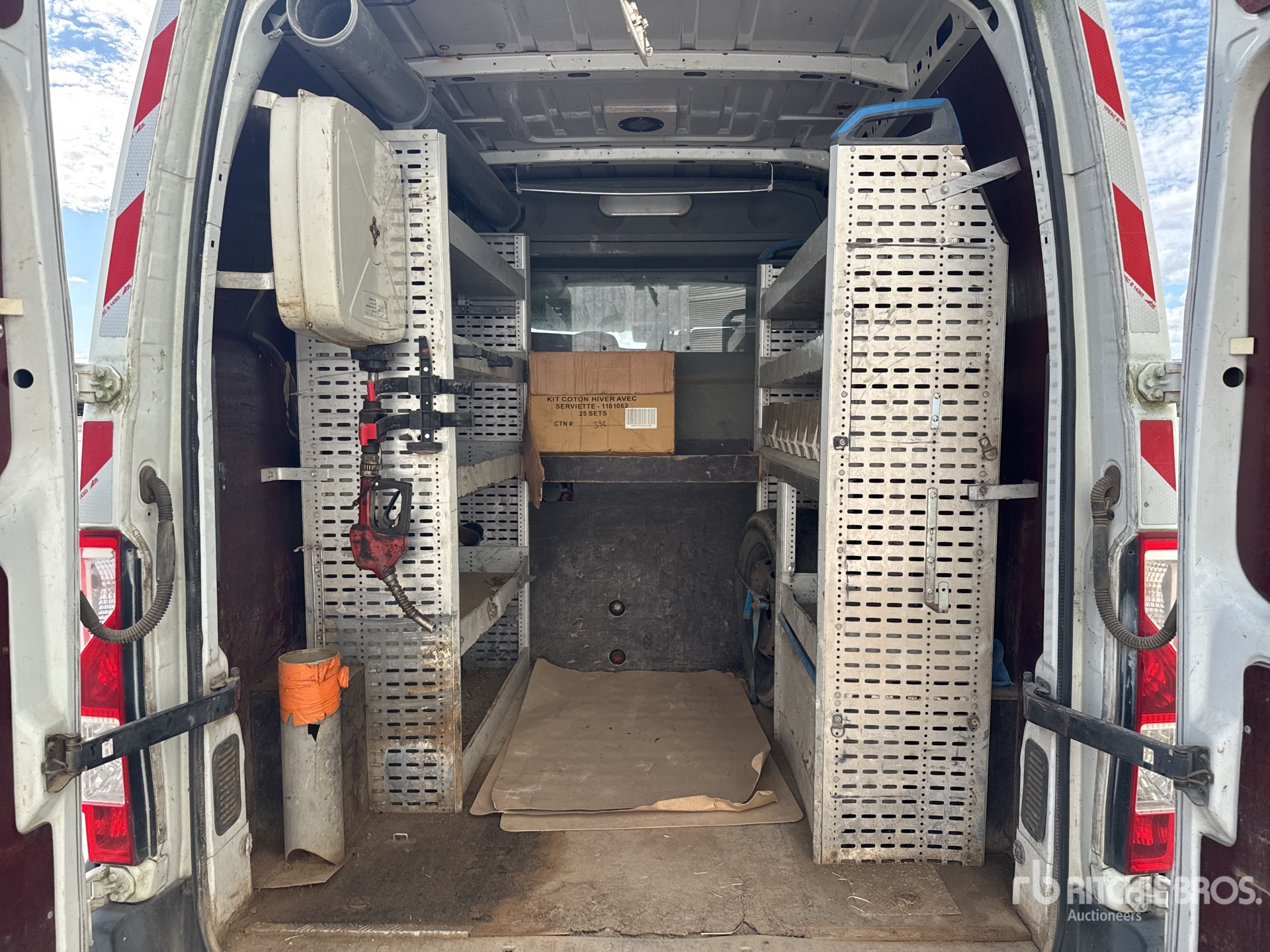 2012 Renault MASTER L2H2 TP7
