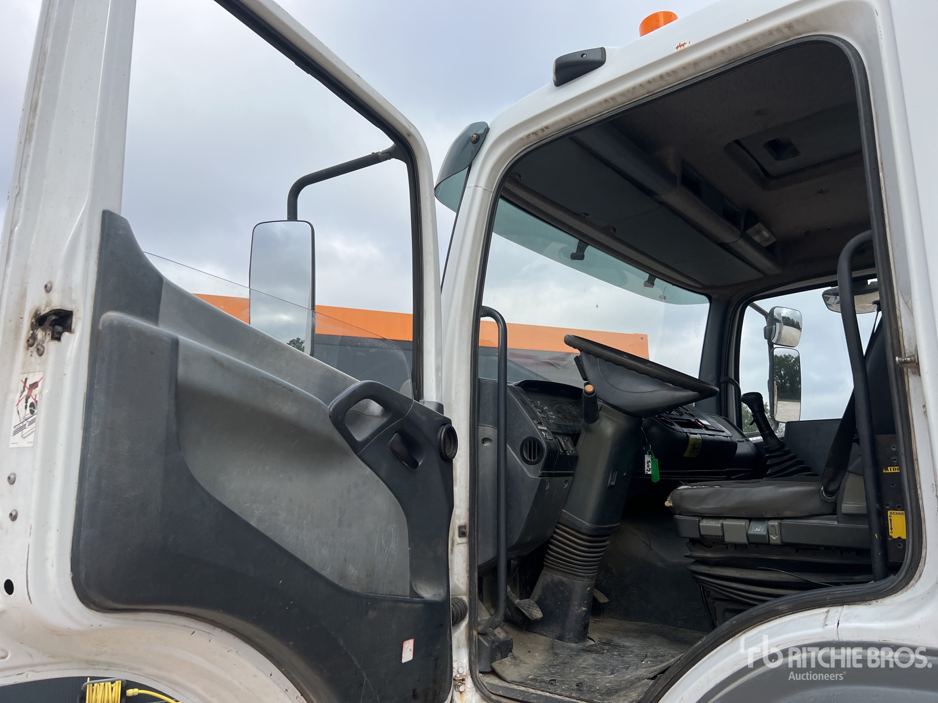 2002 Mercedes-Benz ATEGO 1828