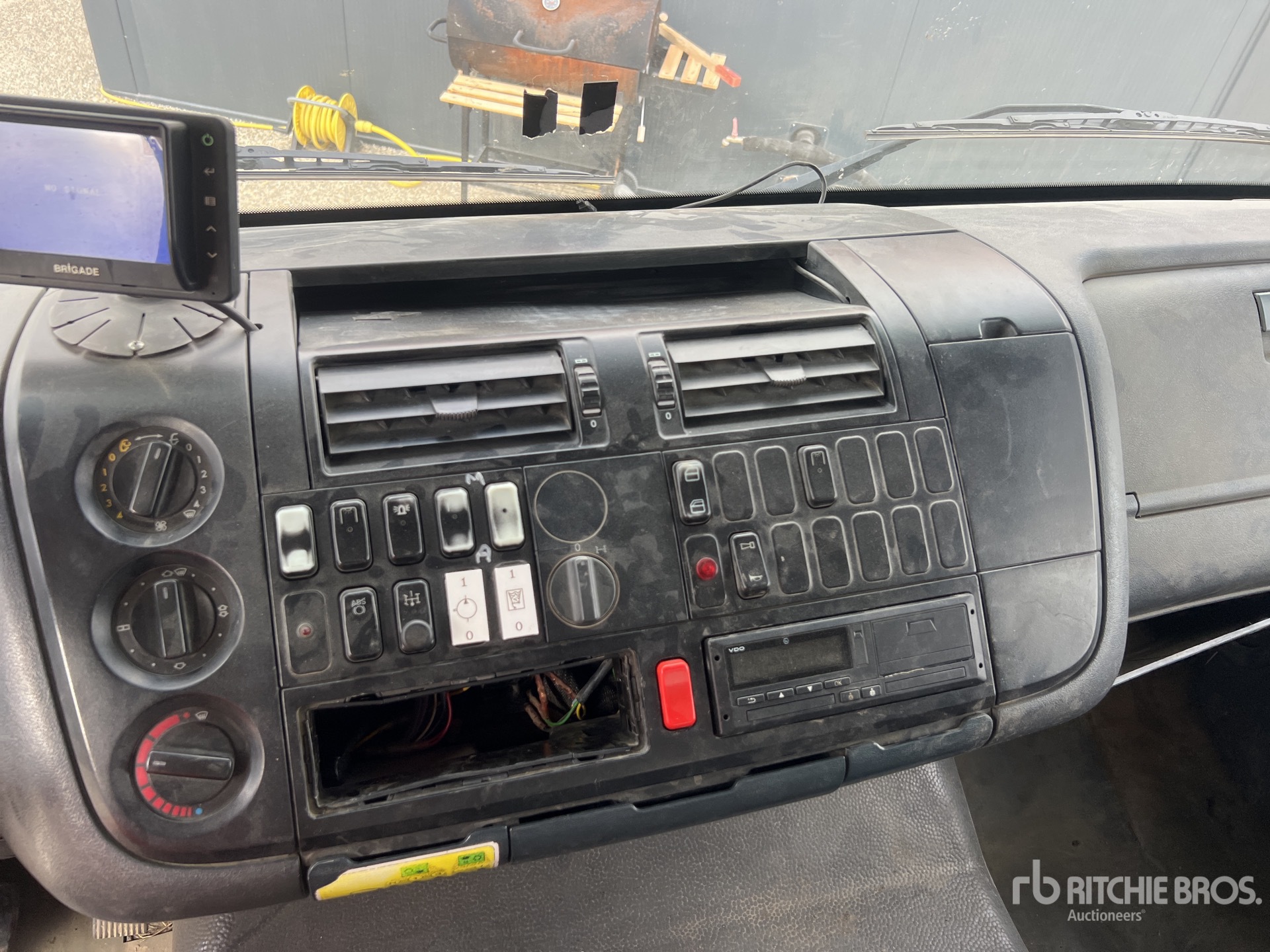 2002 Mercedes-Benz ATEGO 1828