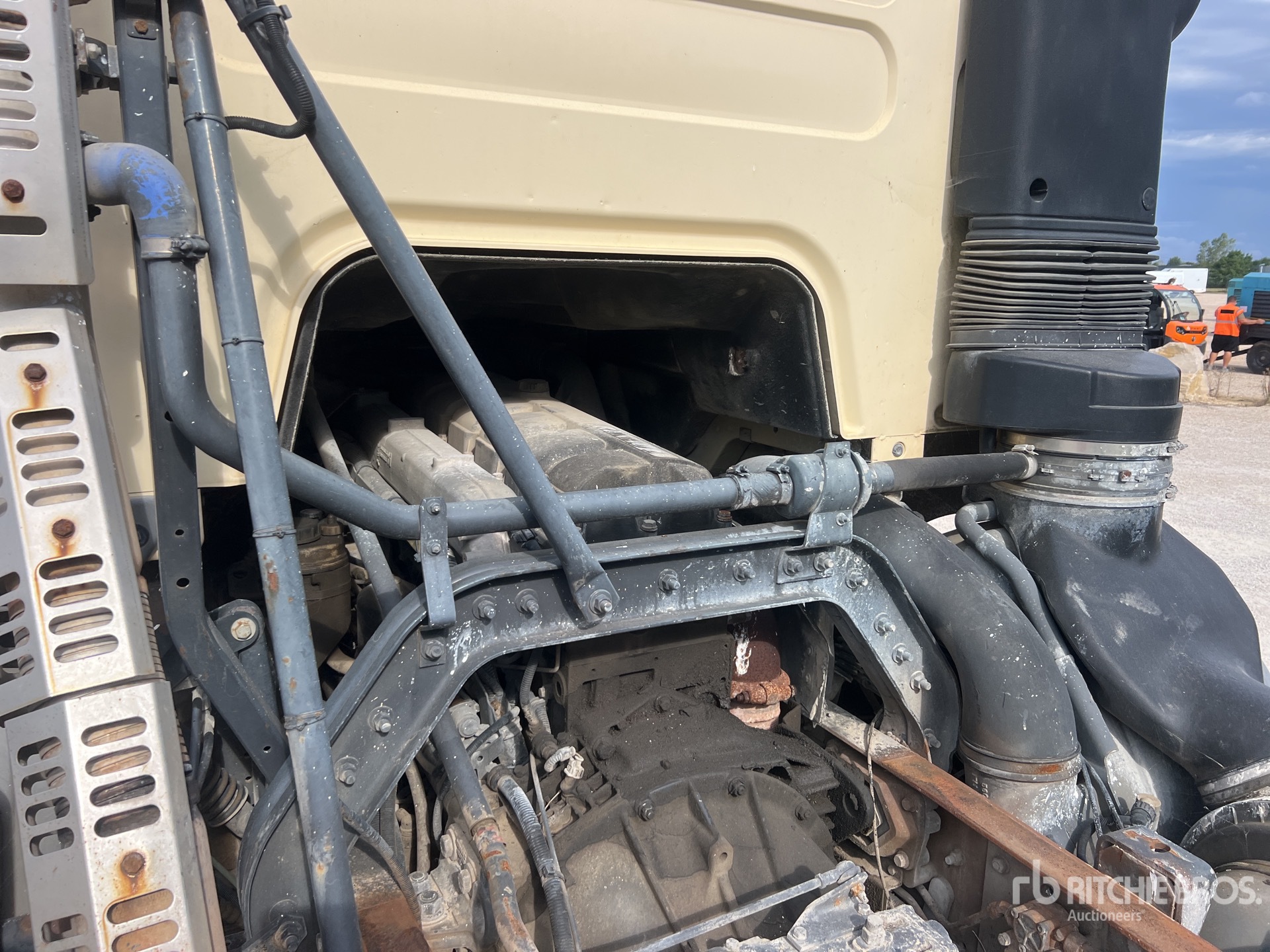 2004 Renault KERAX 320.19