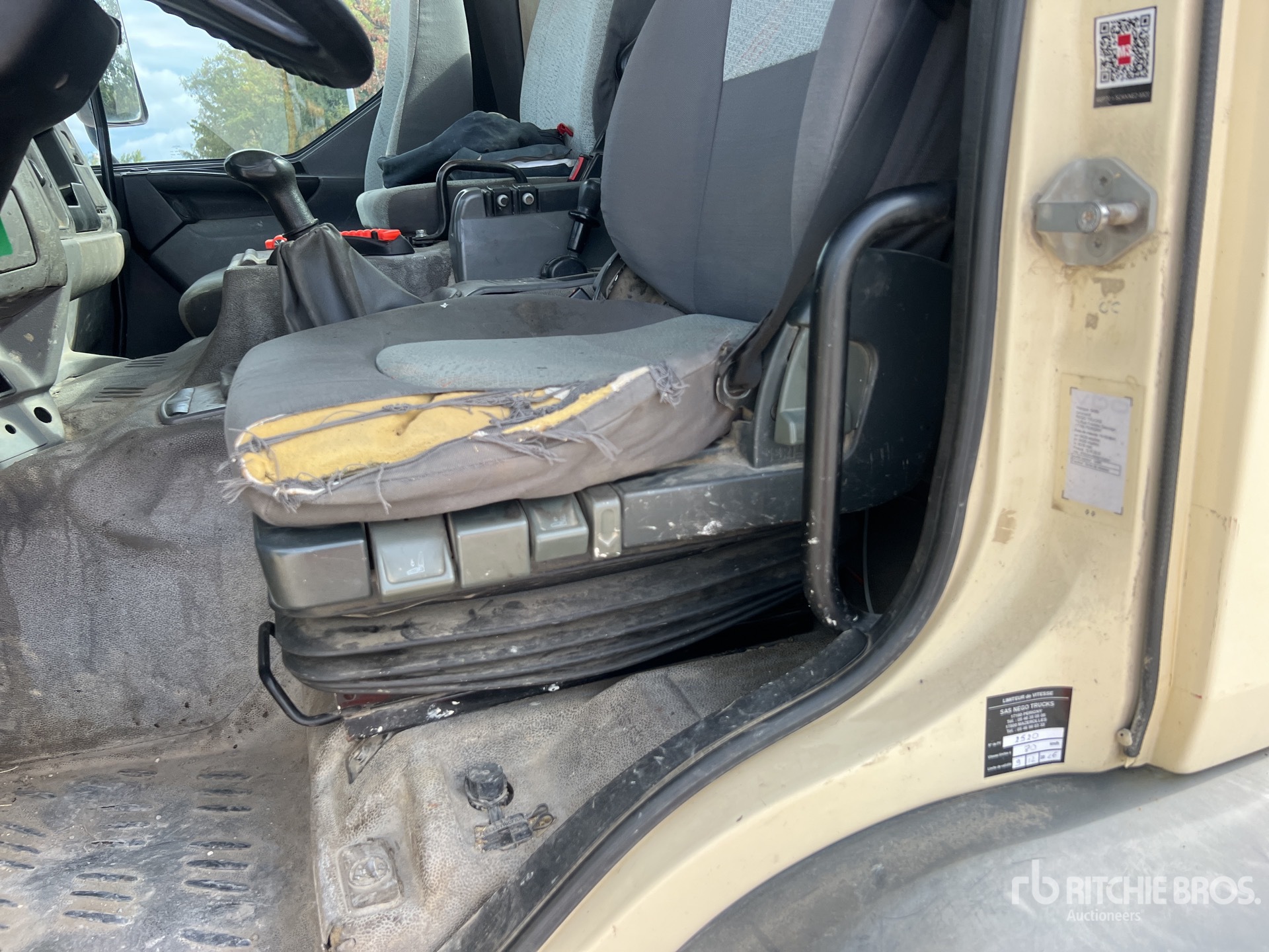 2004 Renault KERAX 320.19