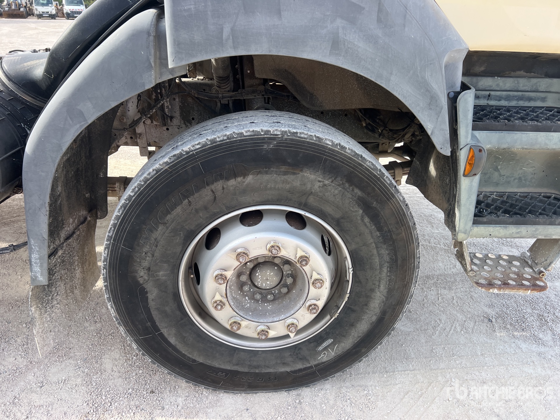 2004 Renault KERAX 320.19