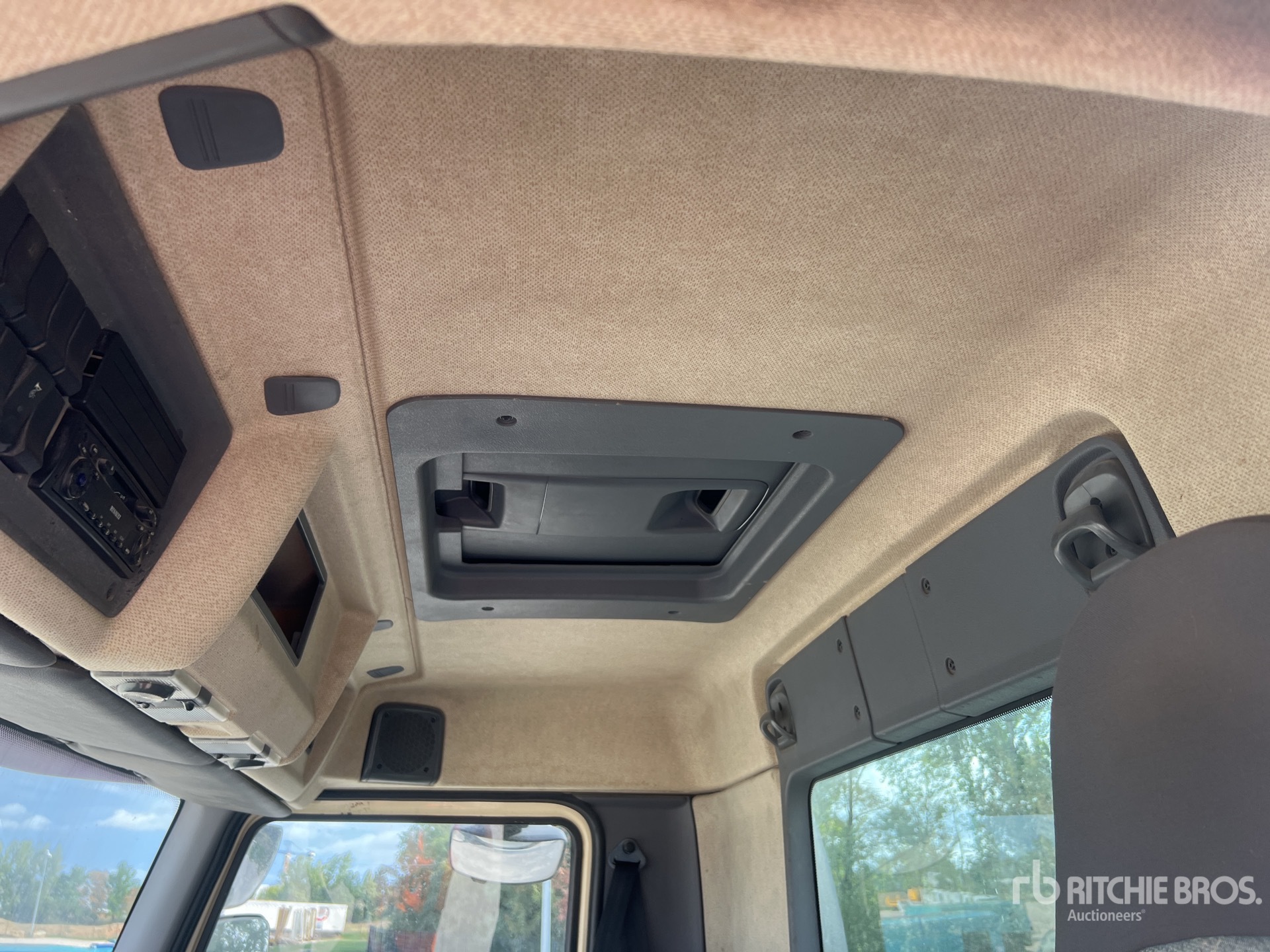 2004 Renault KERAX 320.19