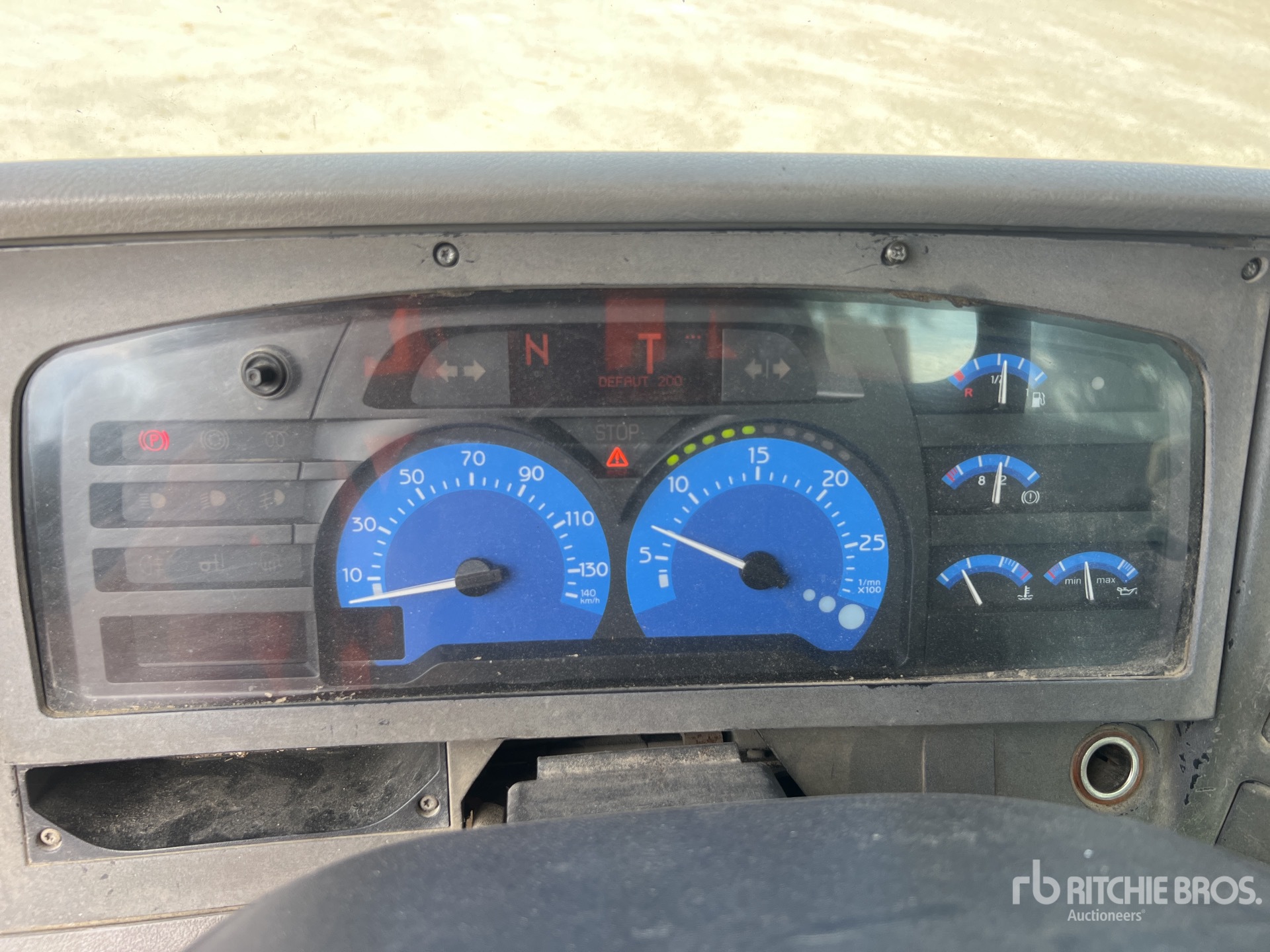 2004 Renault KERAX 320.19