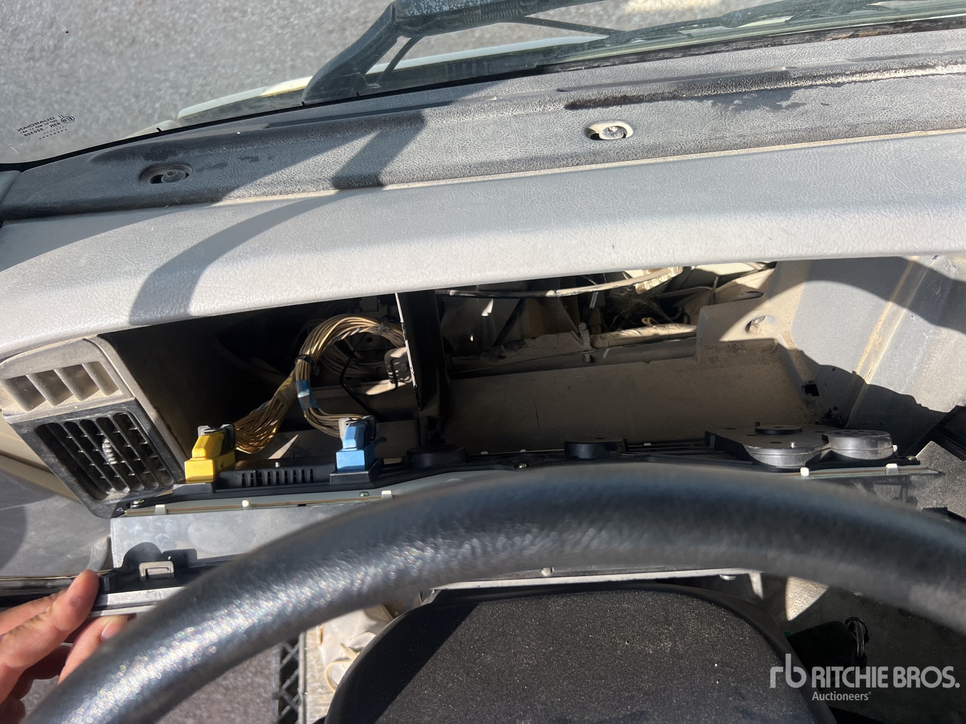 2004 Renault KERAX 320.19