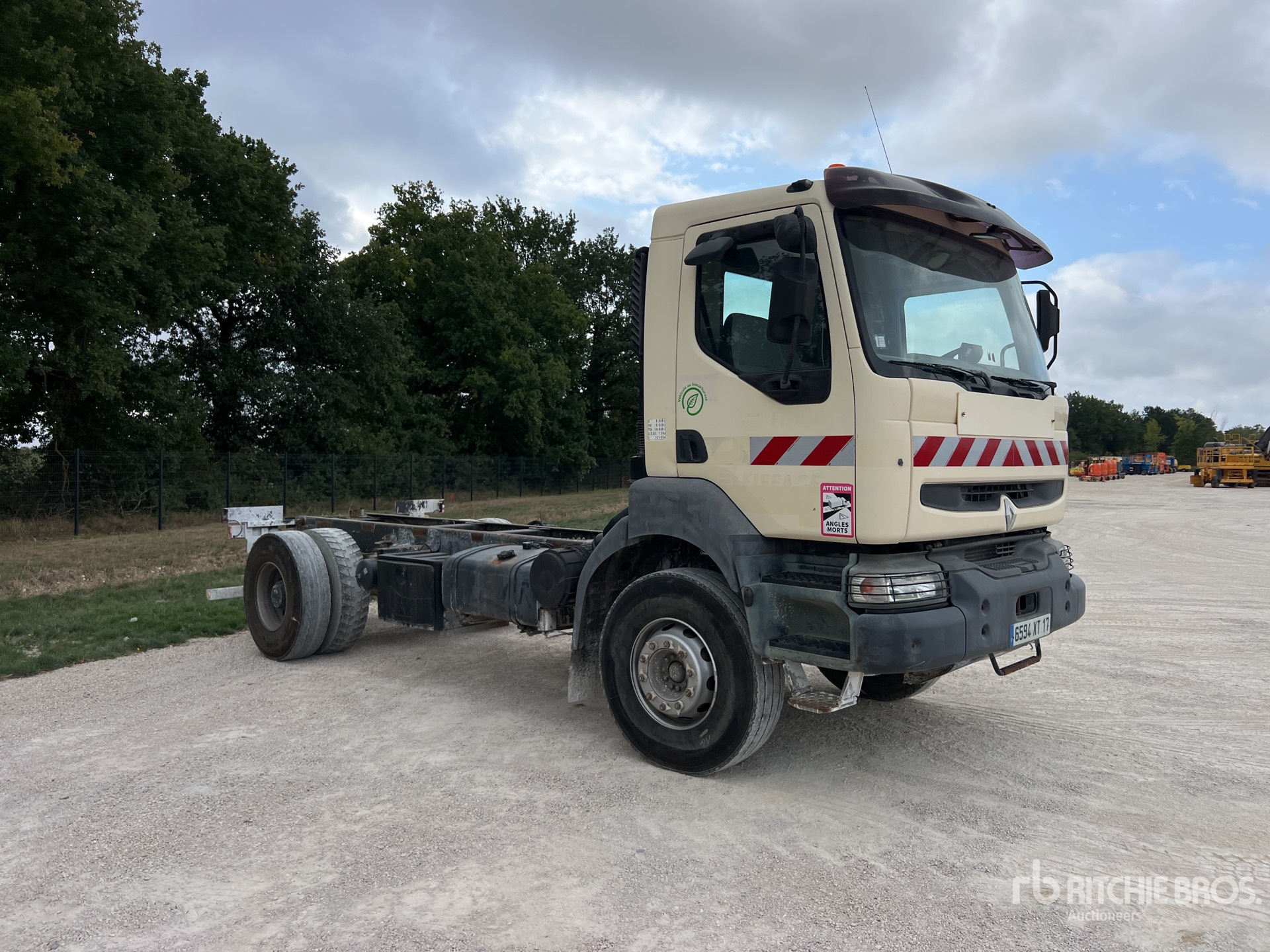 2004 Renault KERAX 320.19