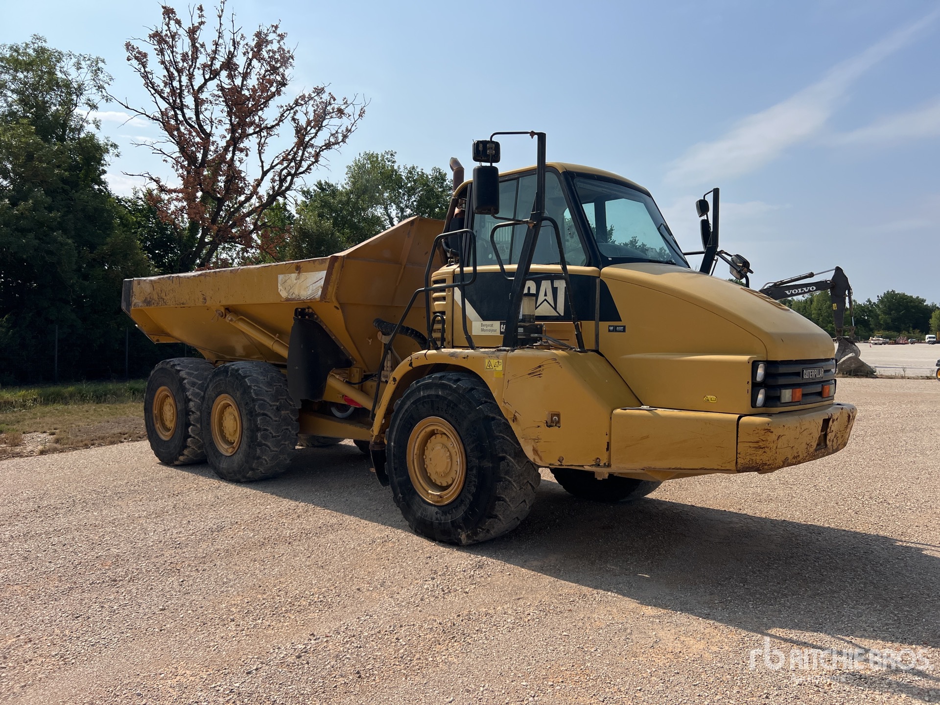 2011 Caterpillar 725