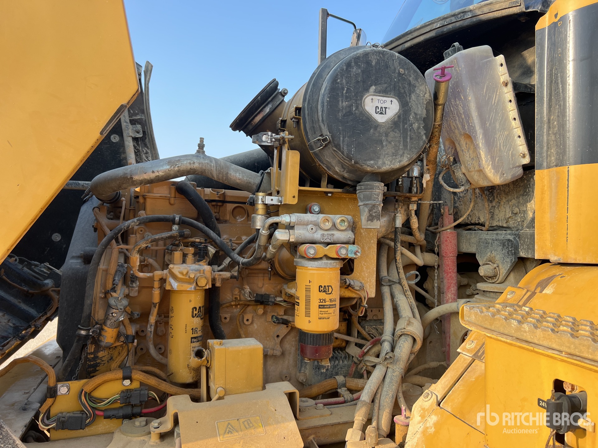 2011 Caterpillar 725