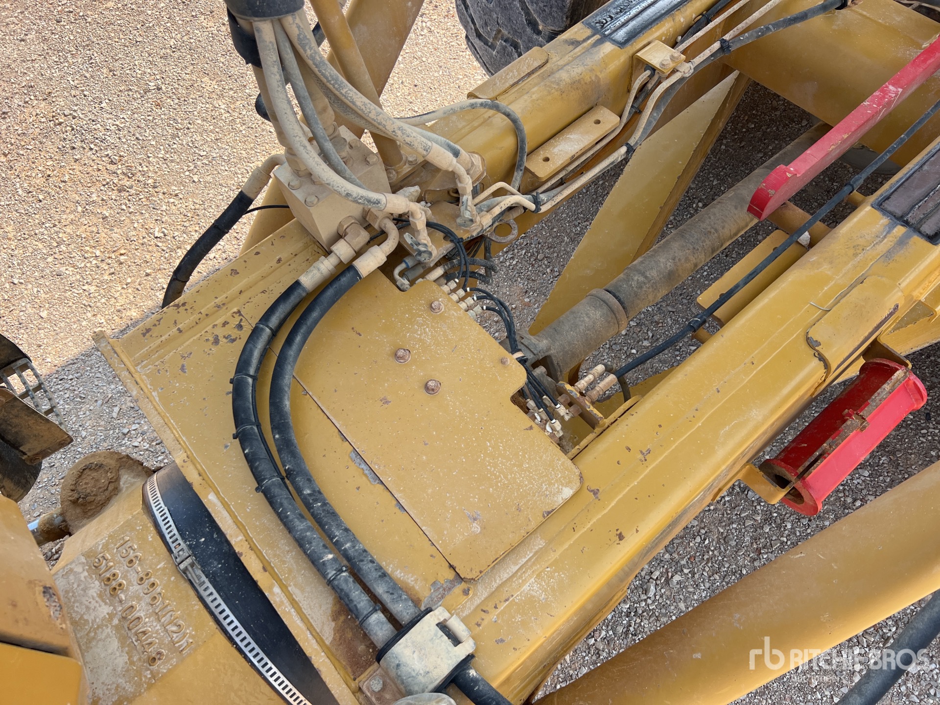 2011 Caterpillar 725