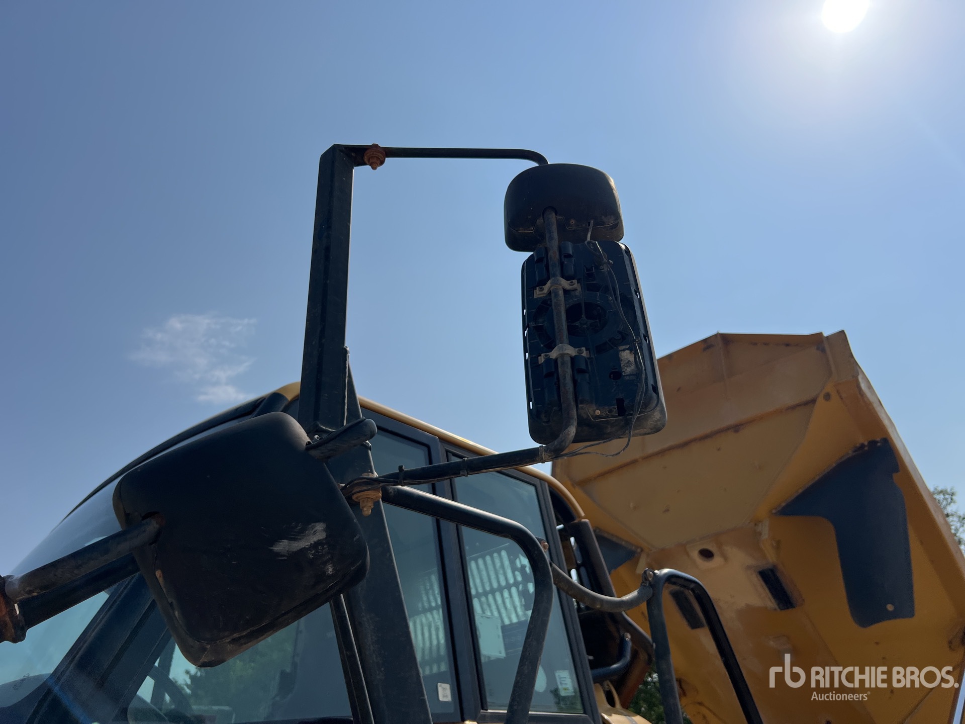 2011 Caterpillar 725