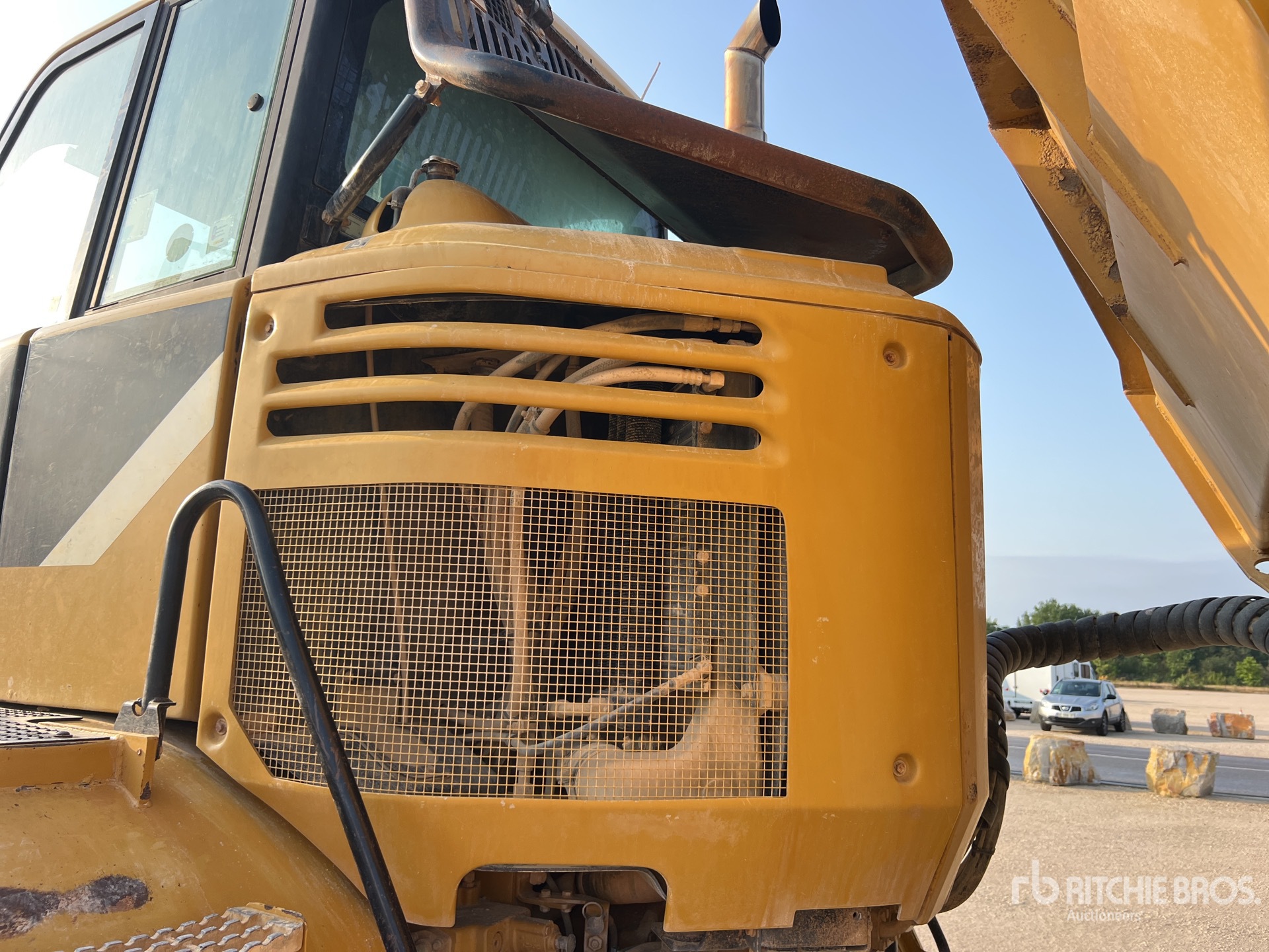 2011 Caterpillar 725