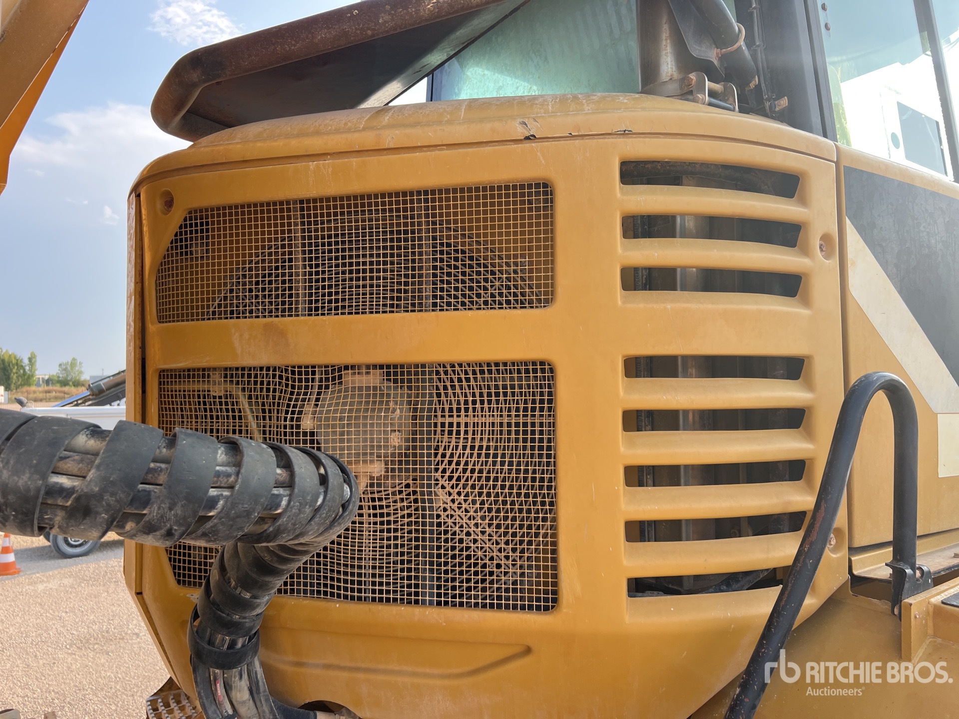 2011 Caterpillar 725