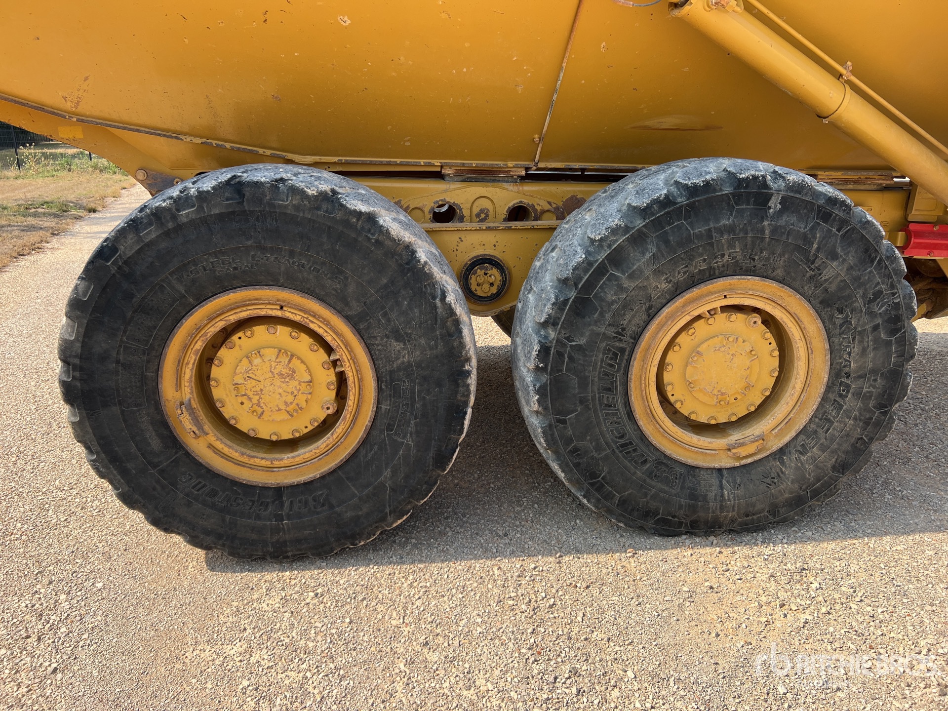 2011 Caterpillar 725