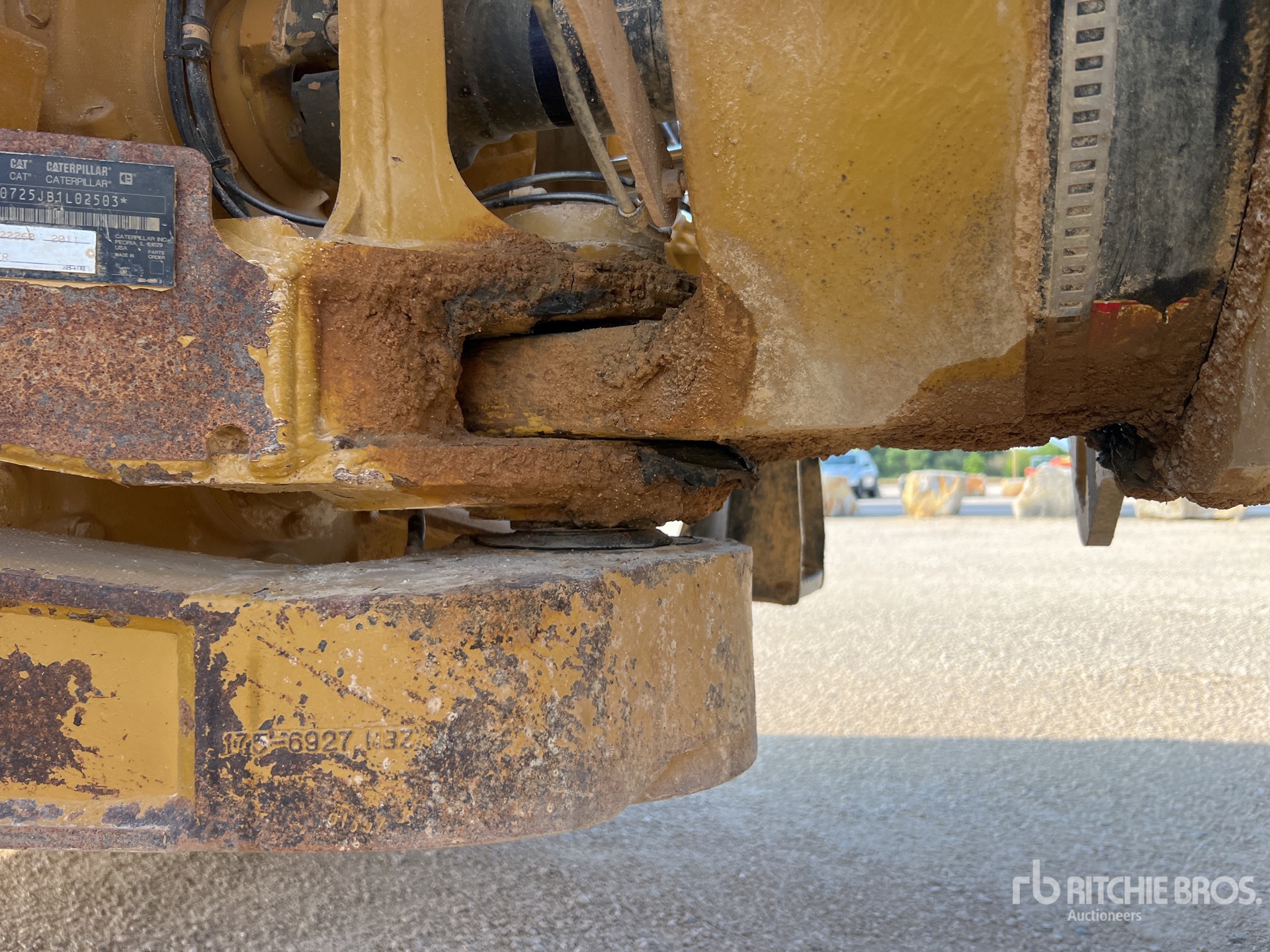 2011 Caterpillar 725
