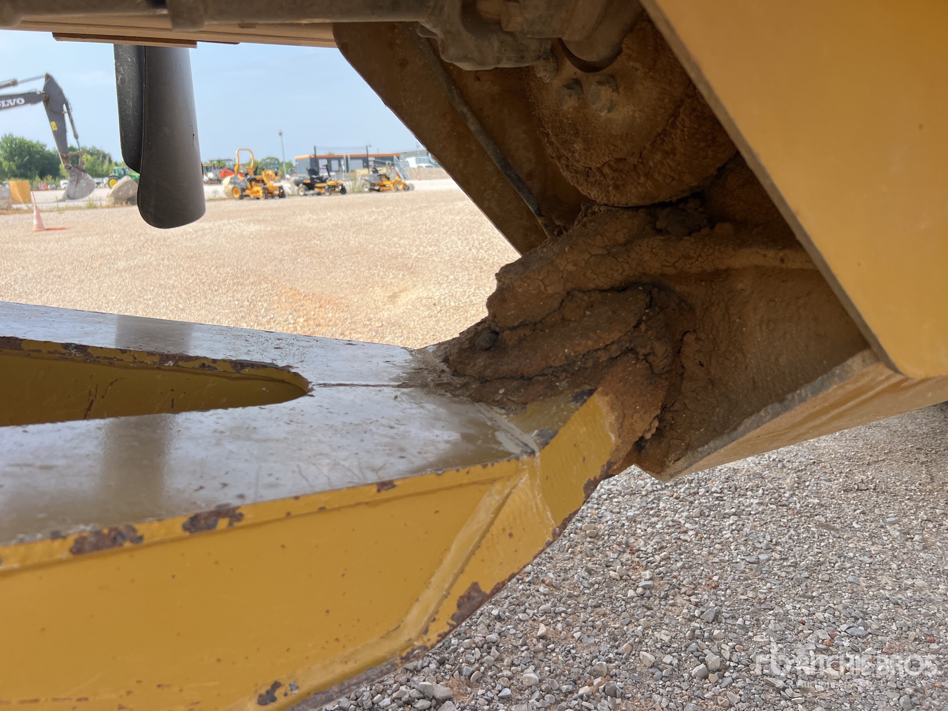 2011 Caterpillar 725