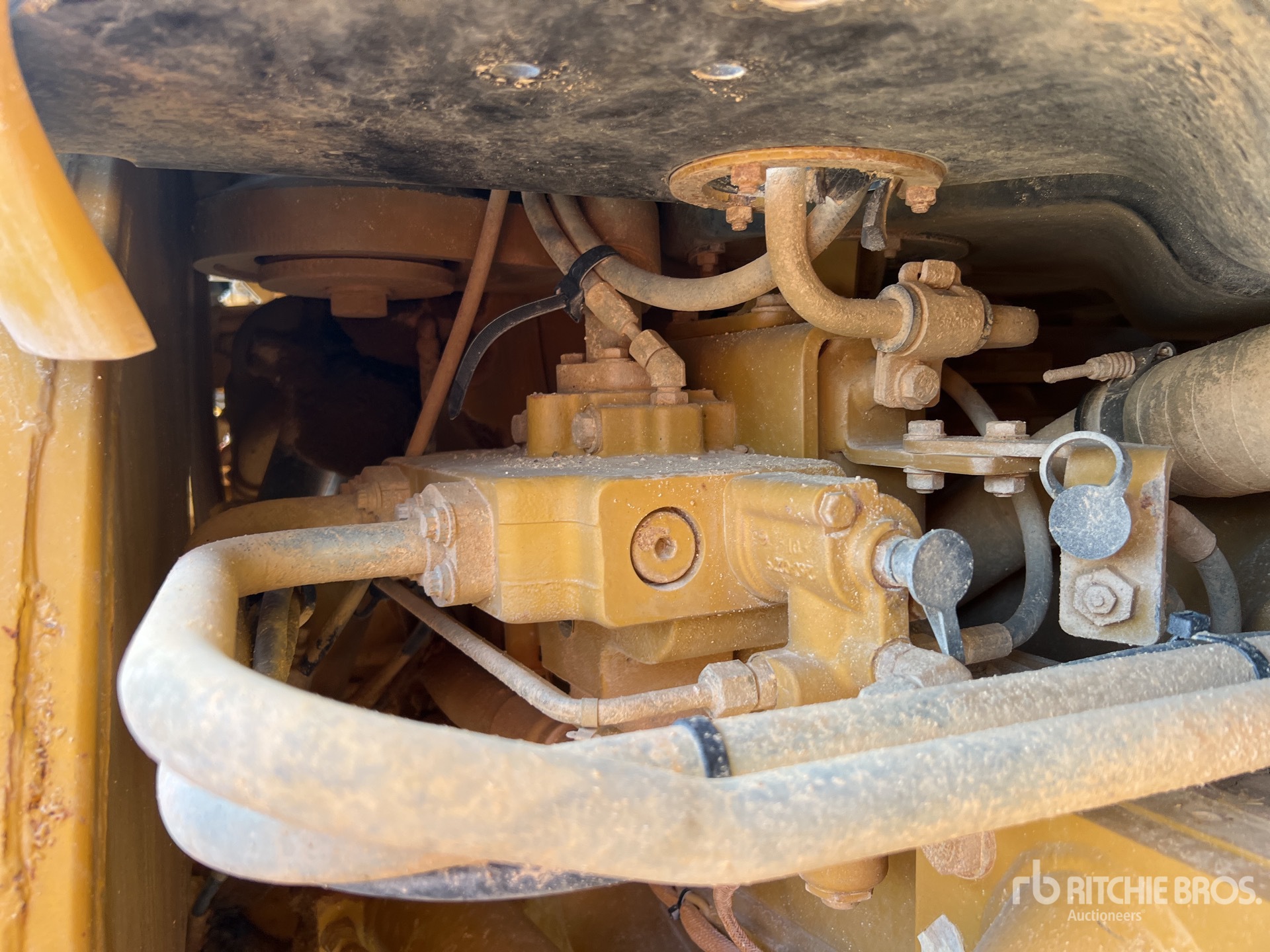 2011 Caterpillar 725