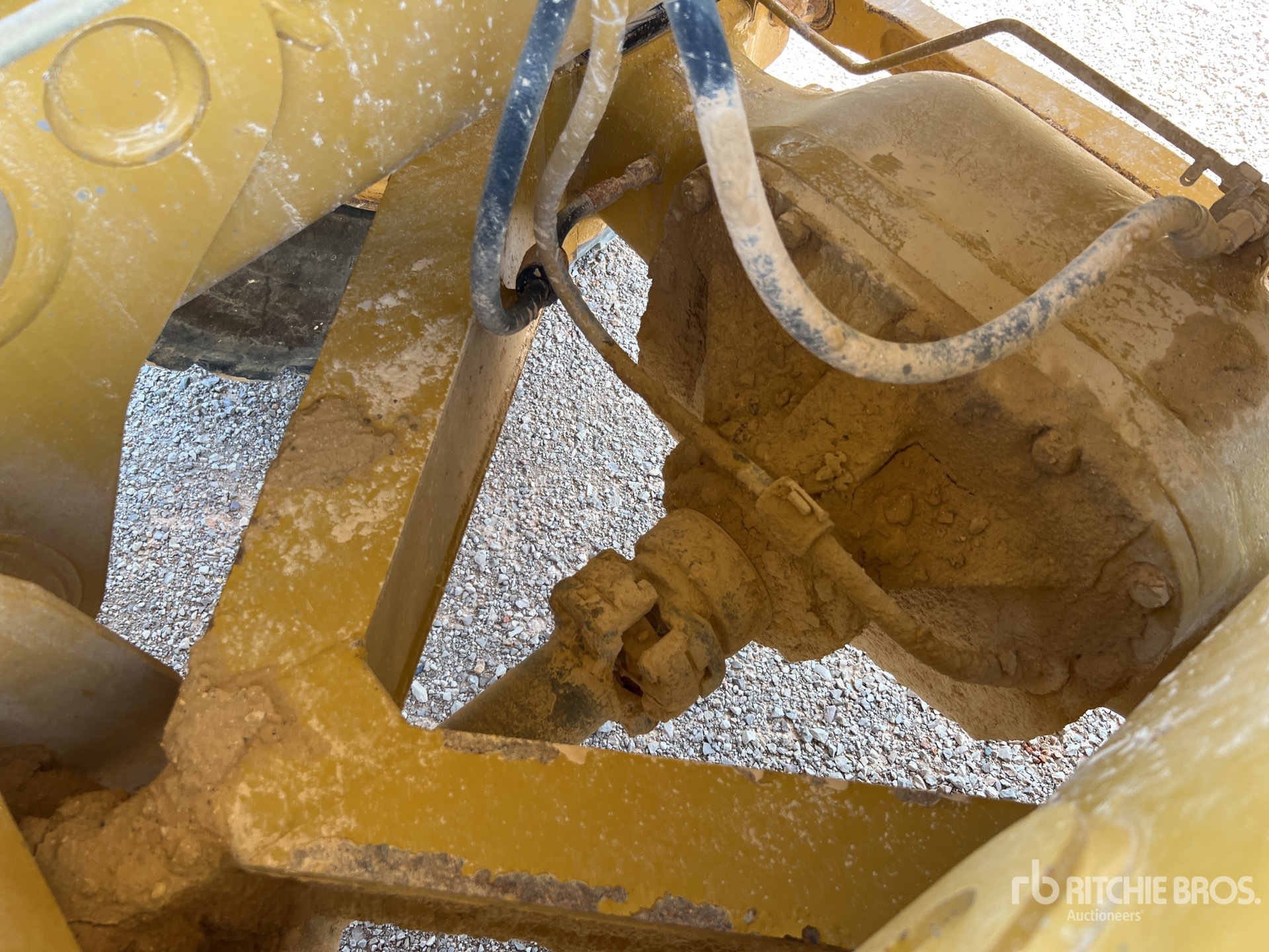 2011 Caterpillar 725