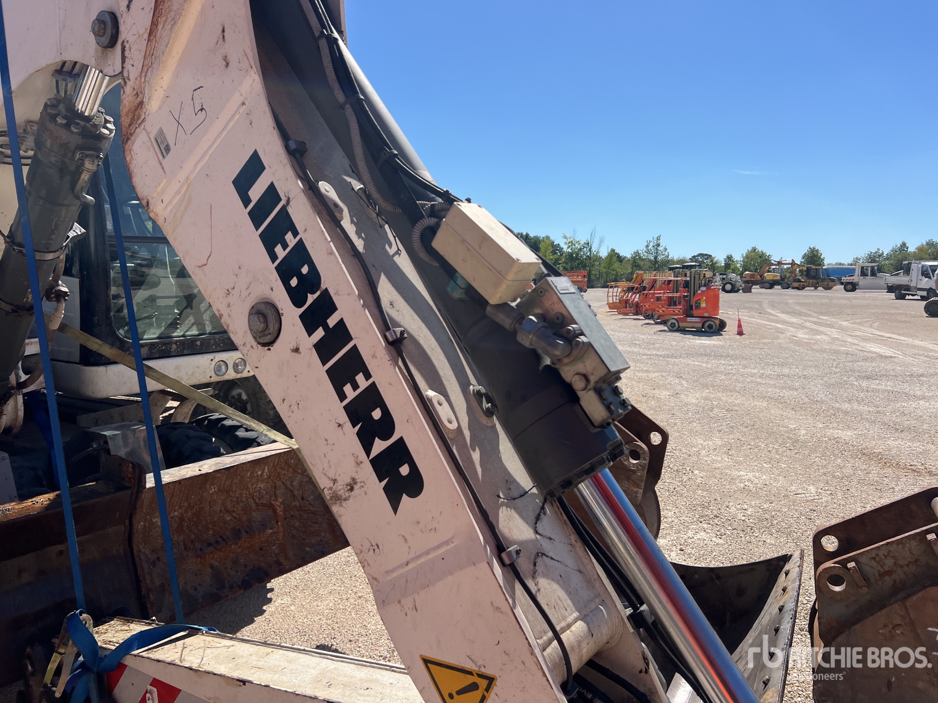 2016 Liebherr A912 COMPACT