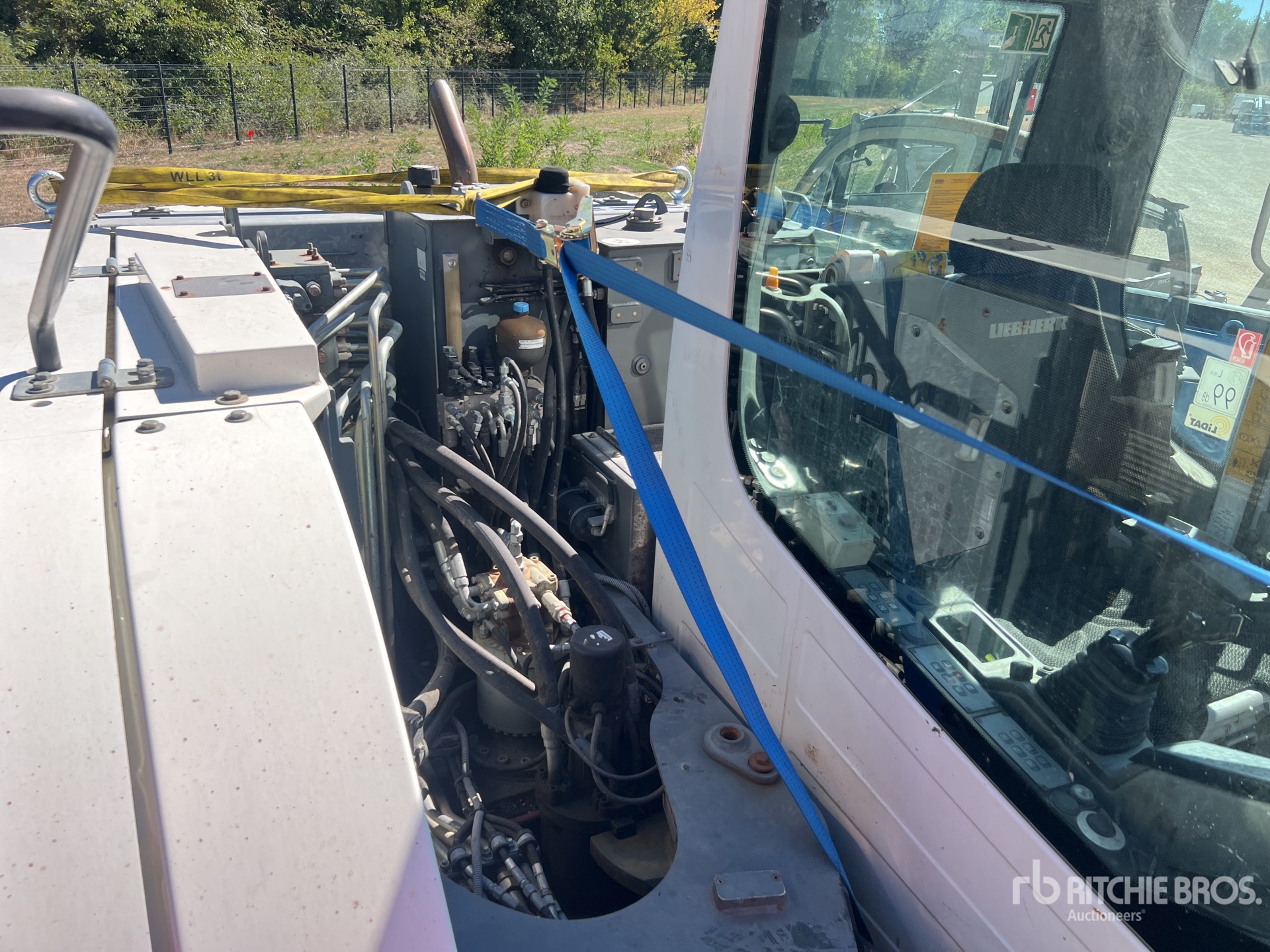 2016 Liebherr A912 COMPACT
