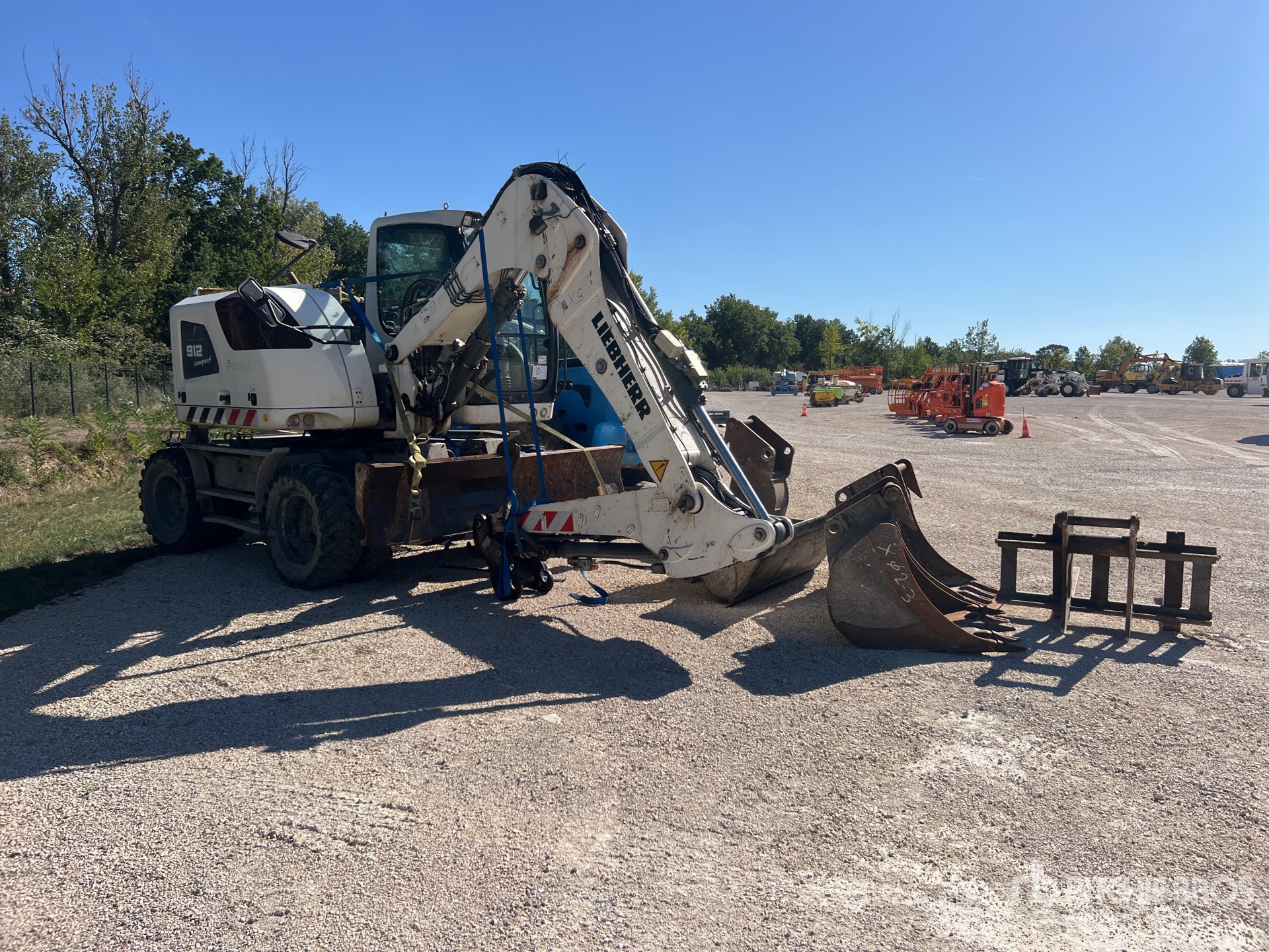 2016 Liebherr A912 COMPACT