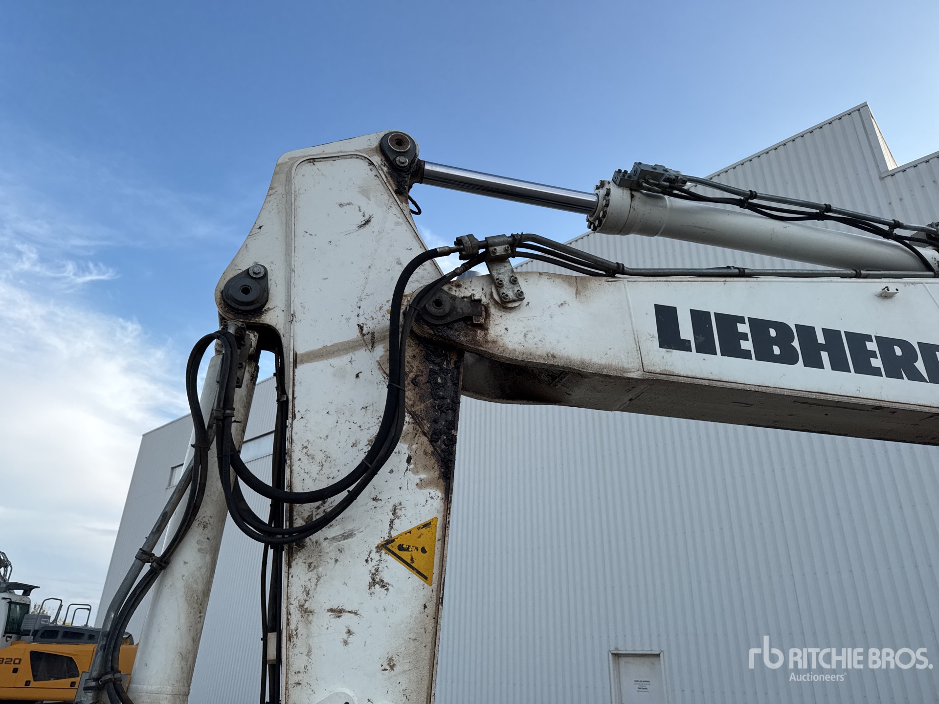 2012 Liebherr R916LC