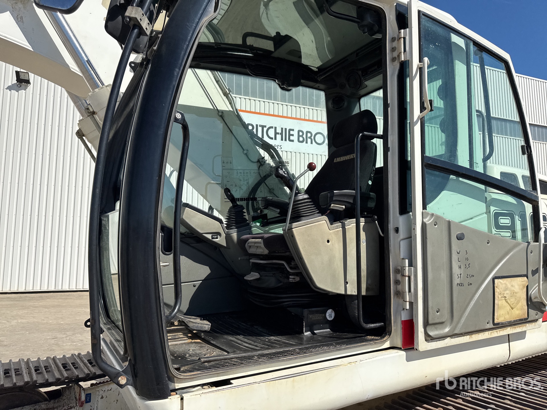 2012 Liebherr R916LC