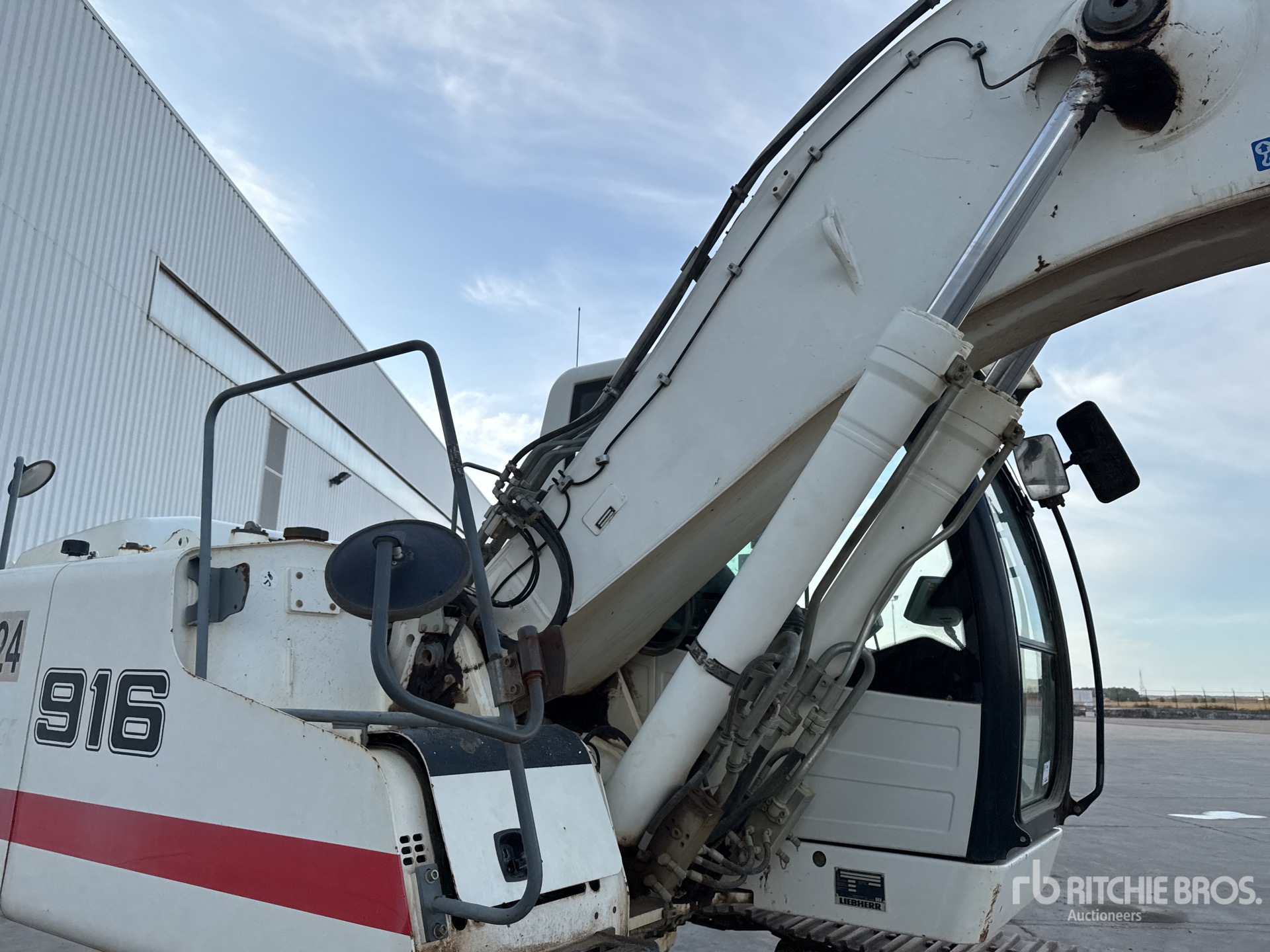 2012 Liebherr R916LC