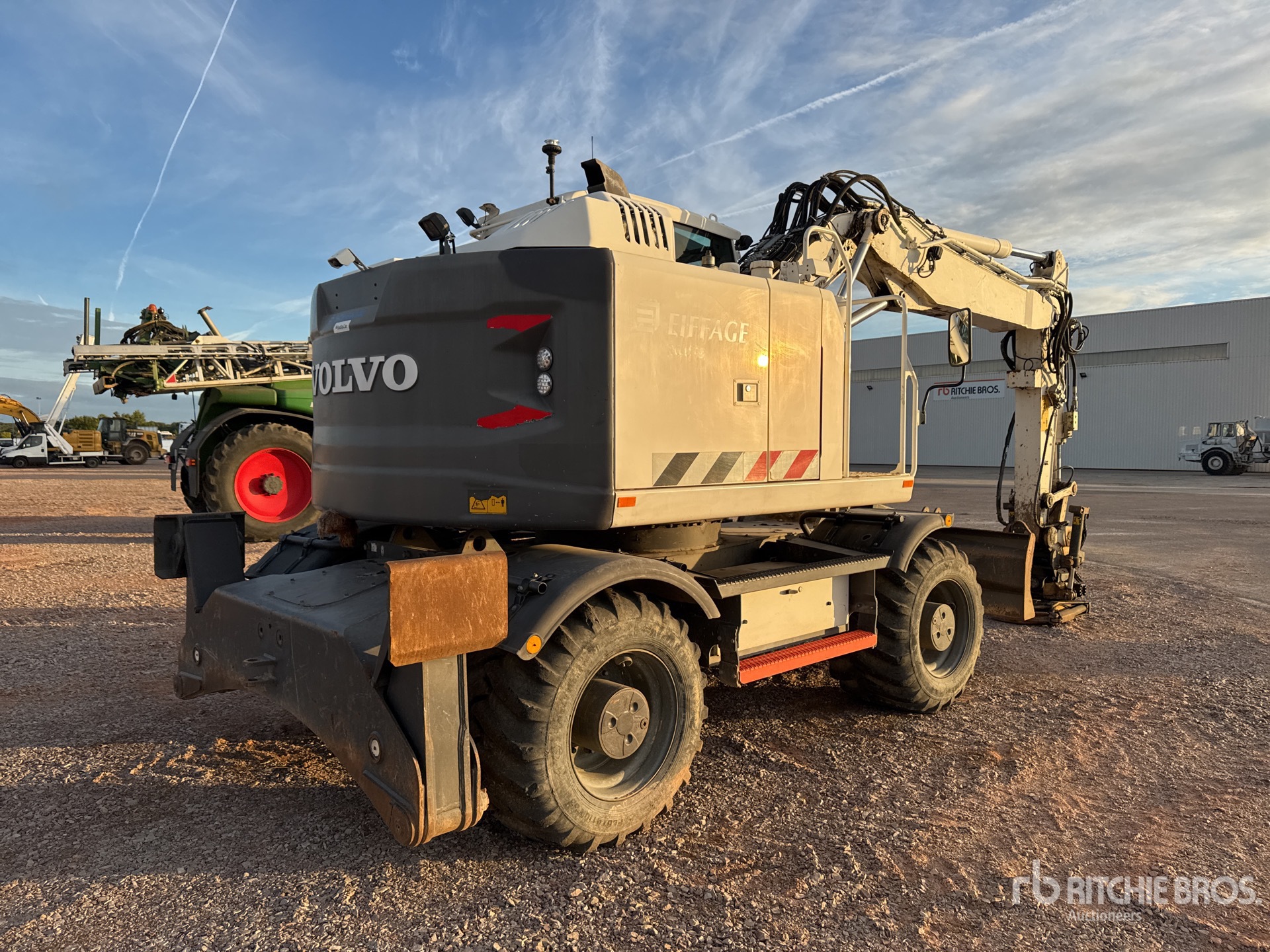 2017 Volvo EWR150E