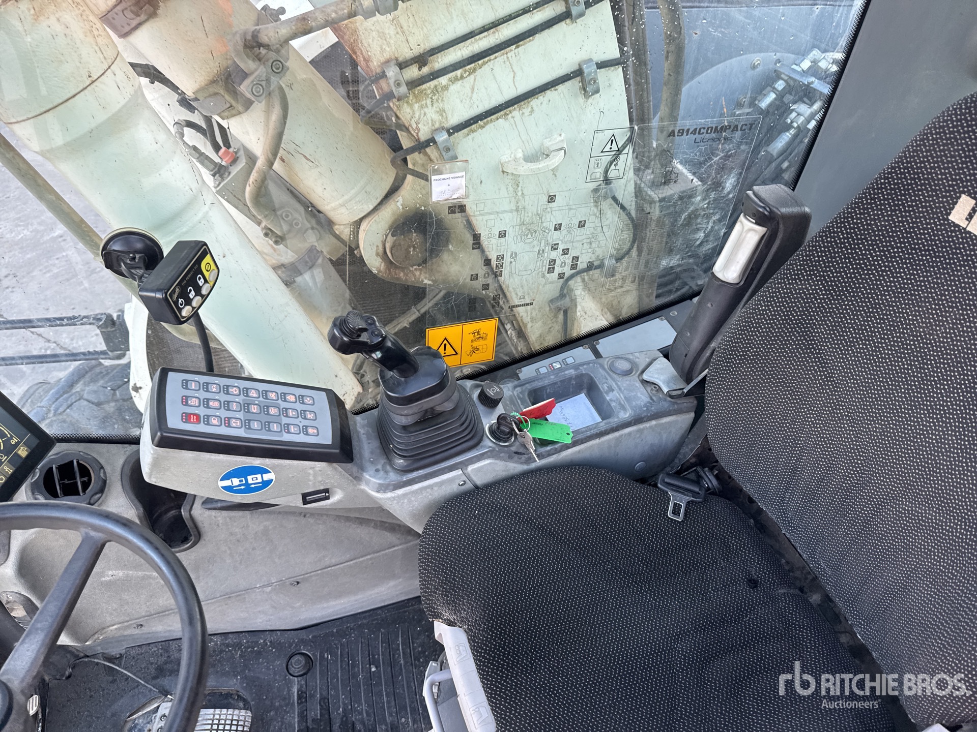 2015 Liebherr A 914 COMPACT