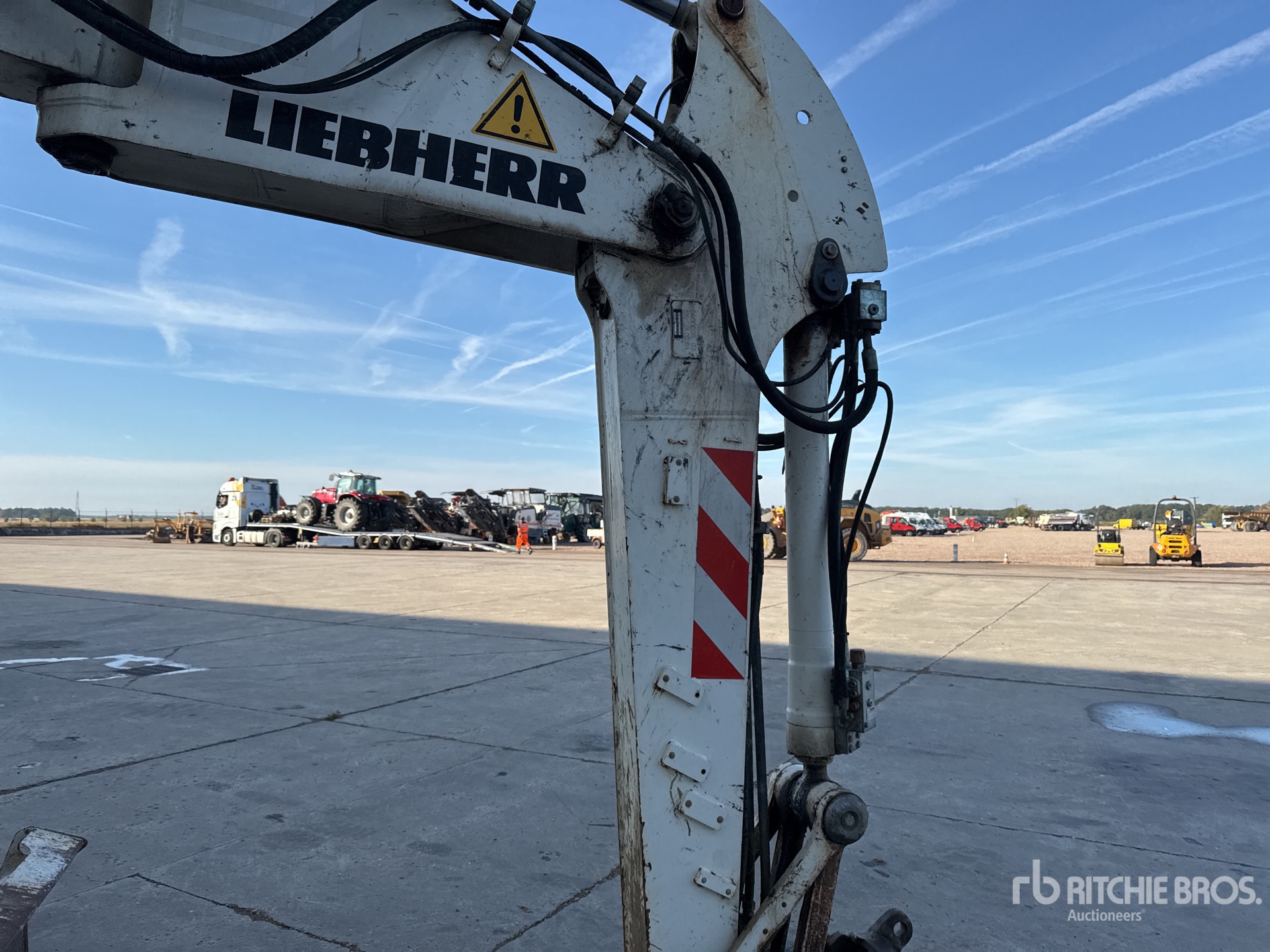 2015 Liebherr A 914 COMPACT