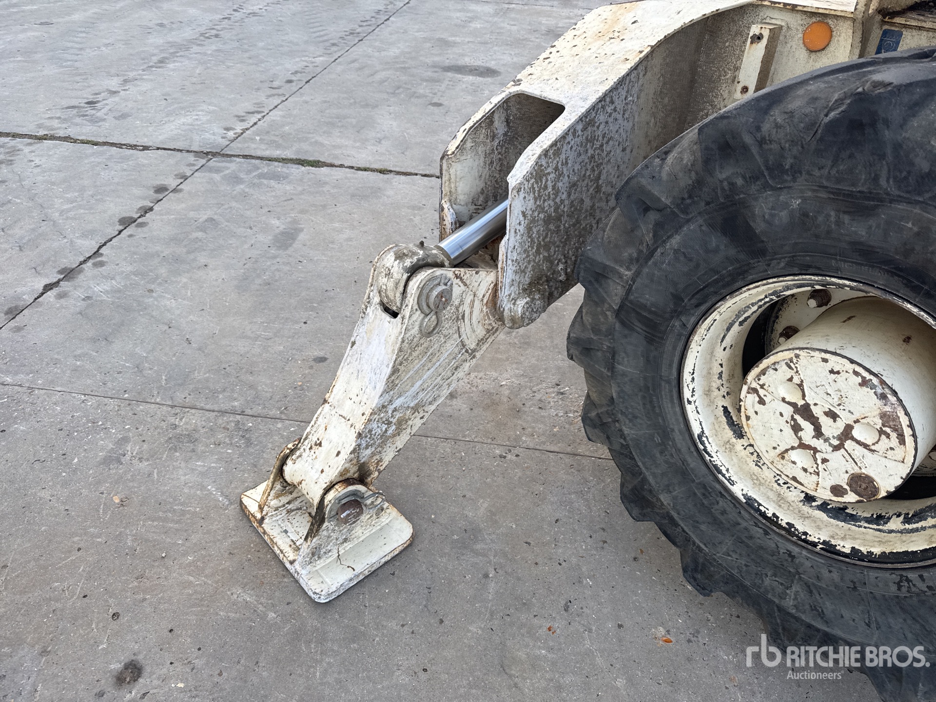 2015 Liebherr A 914 COMPACT