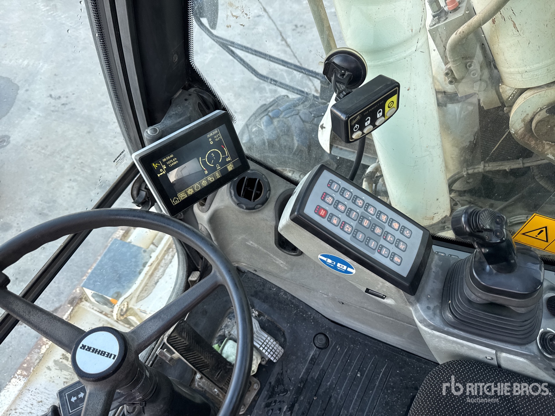 2015 Liebherr A 914 COMPACT