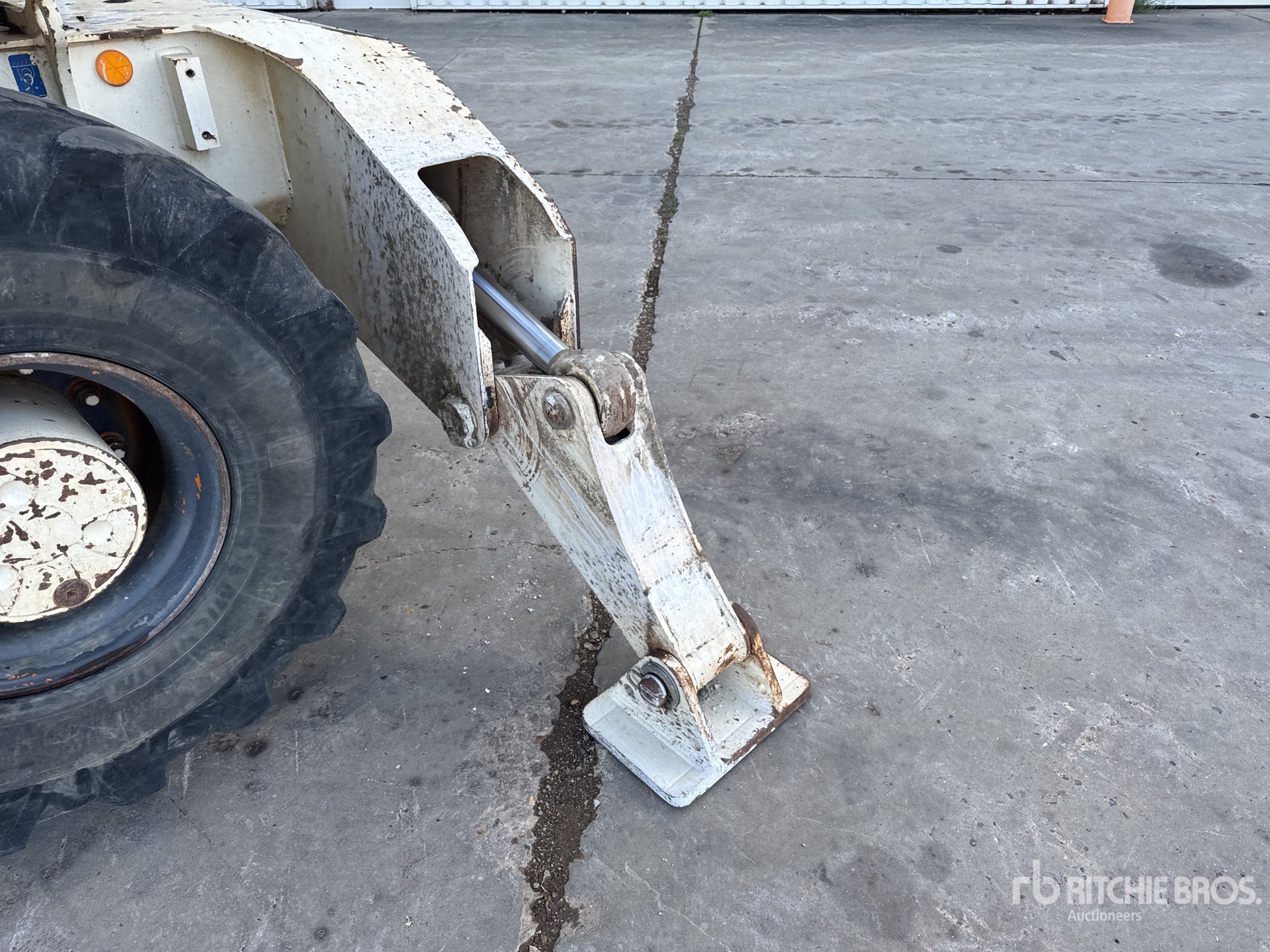 2015 Liebherr A 914 COMPACT