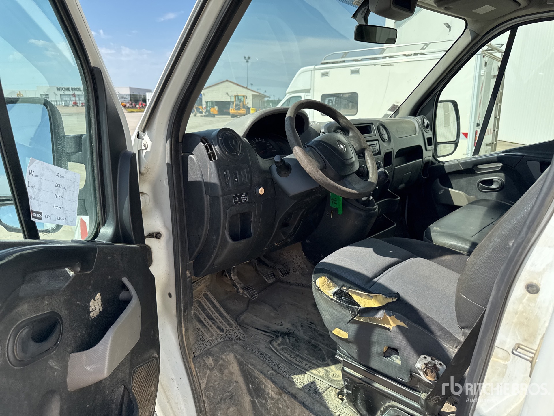 2013 Renault MASTER DCI100