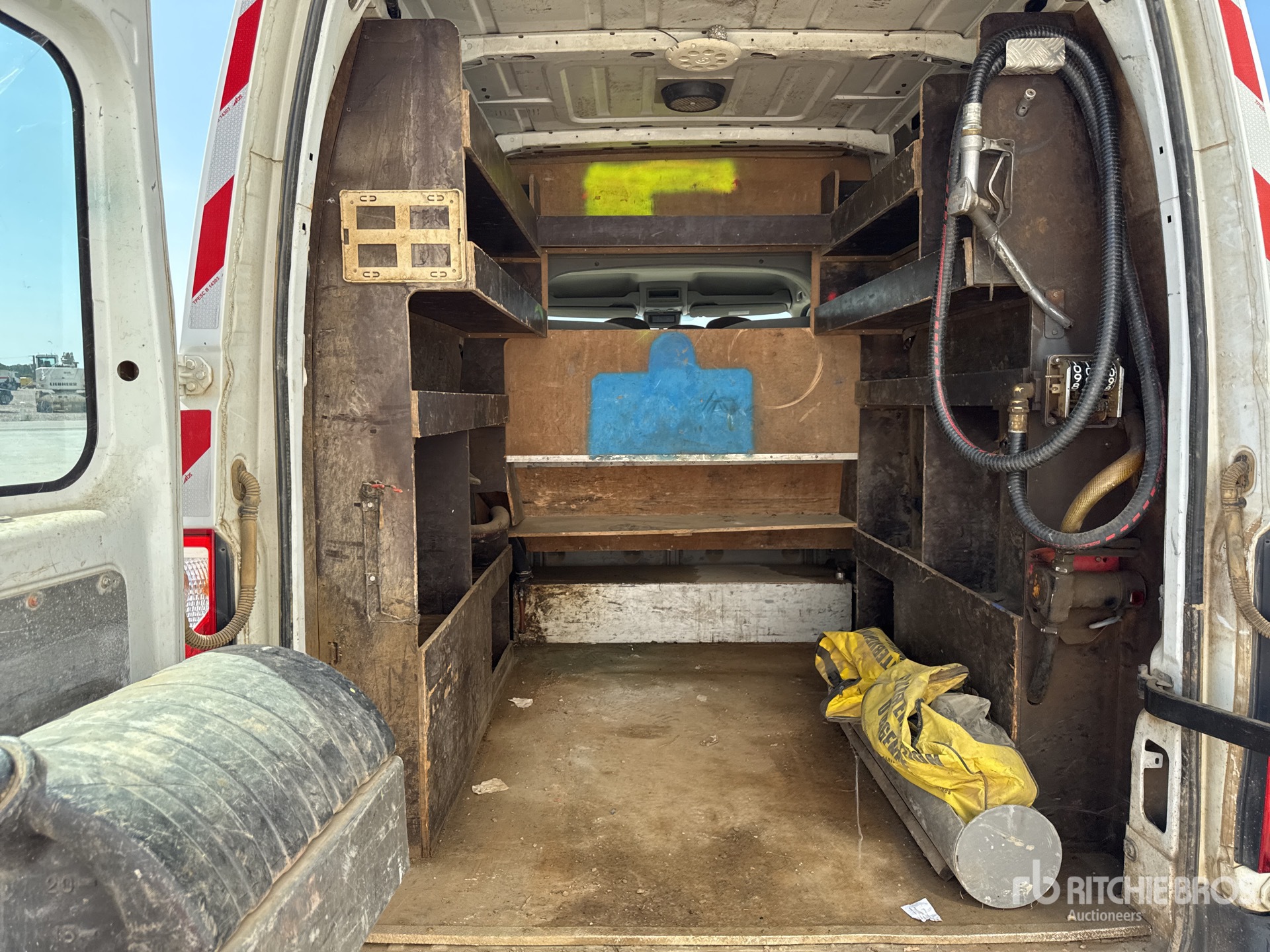 2013 Renault MASTER DCI100