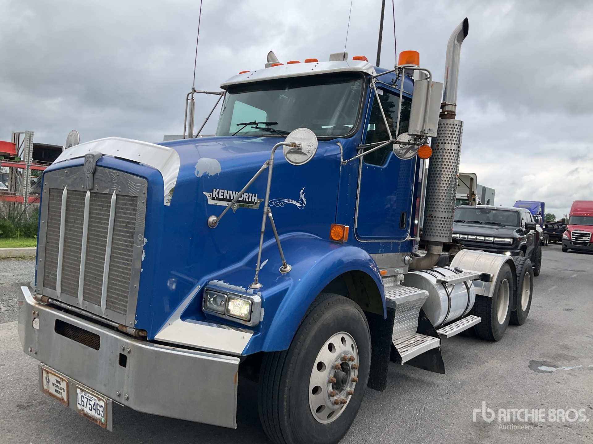 Photo of a 2004 Kenworth T800