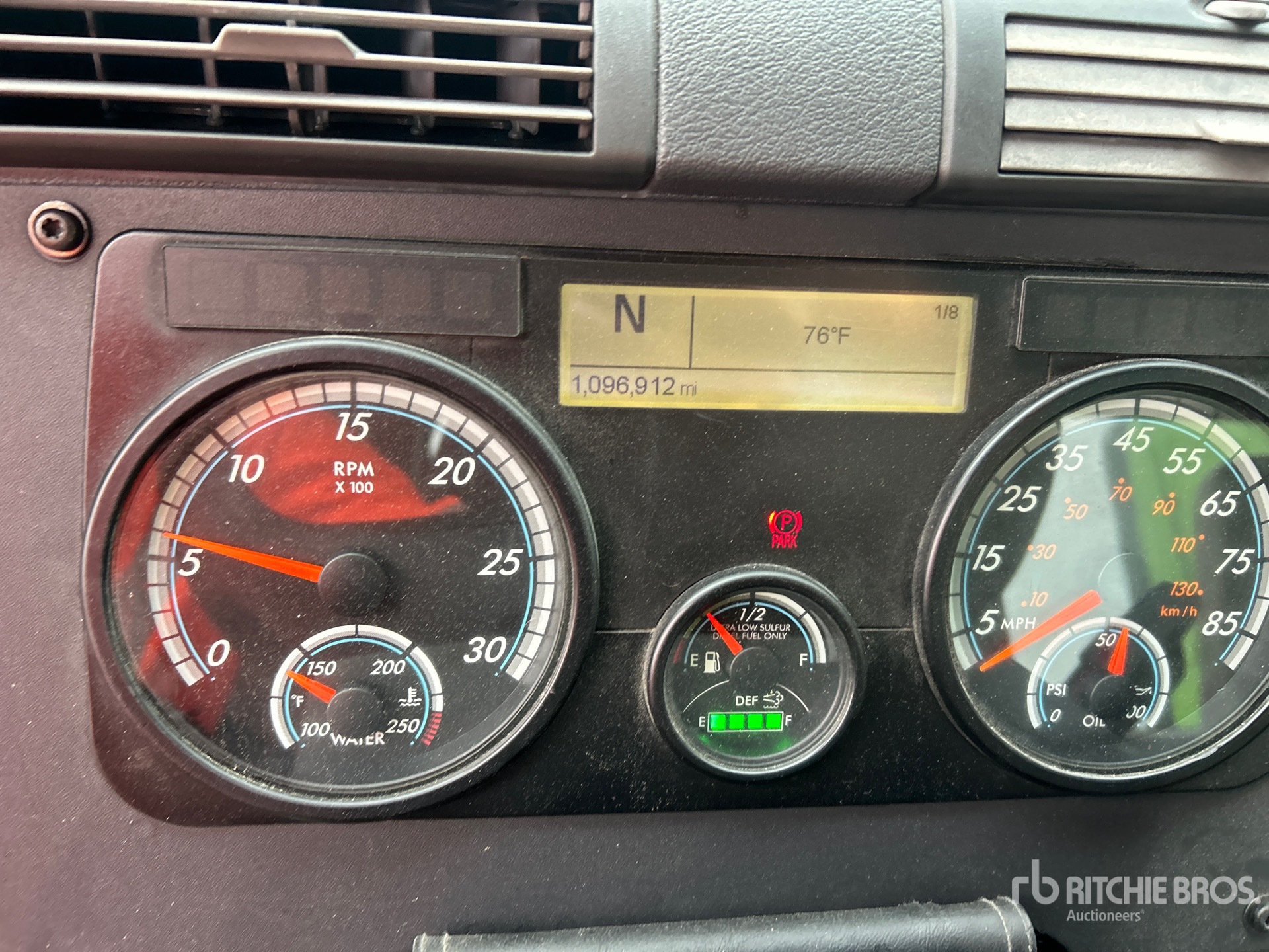 2019 Freightliner CASCADIA 113