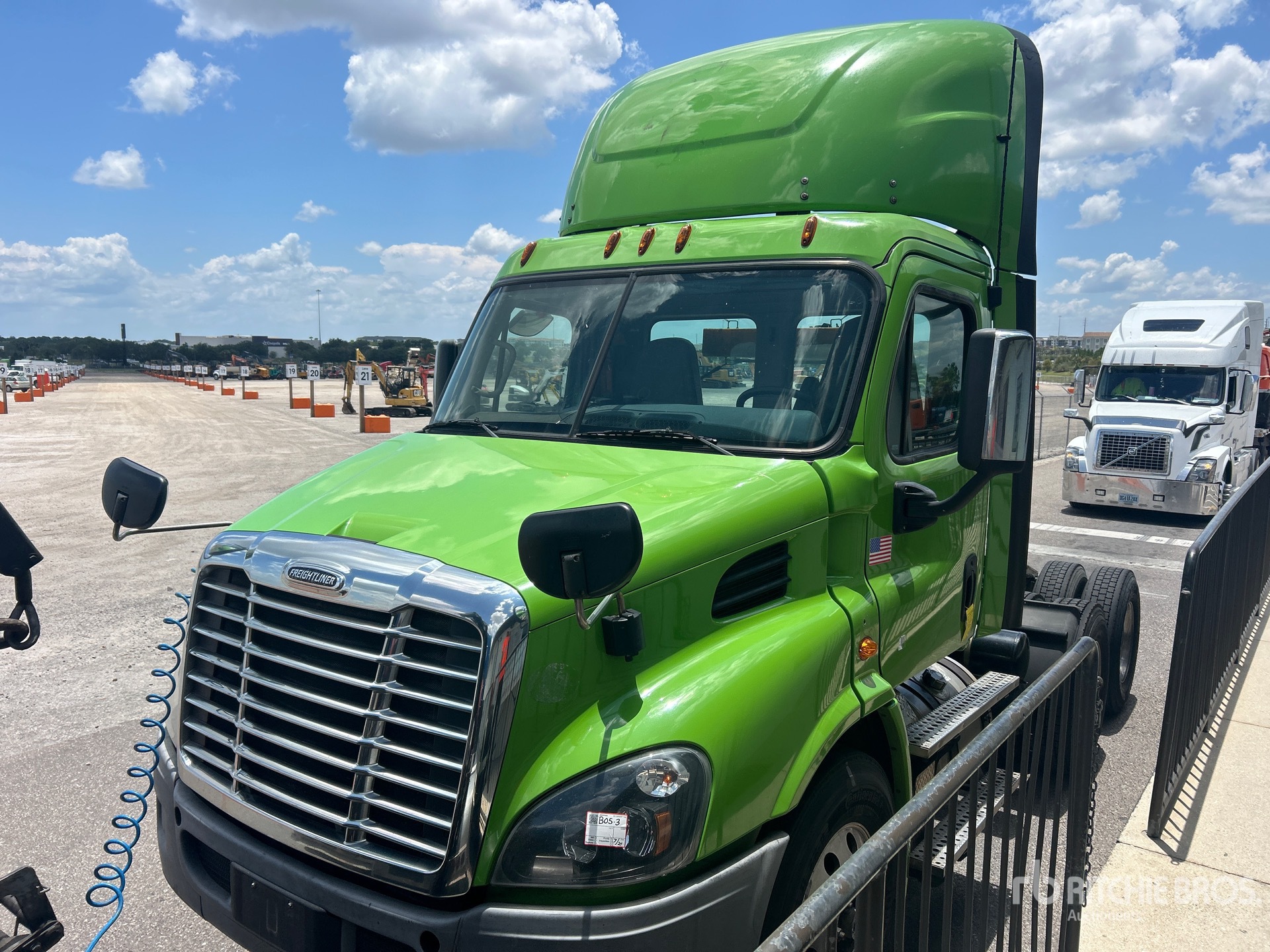 2019 Freightliner CASCADIA 113