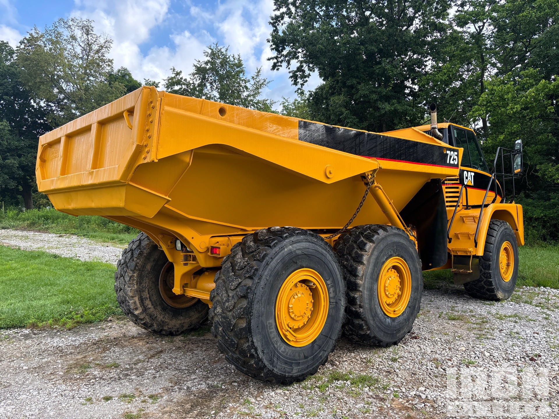 General Appearance with Picture, Right Rear Corner