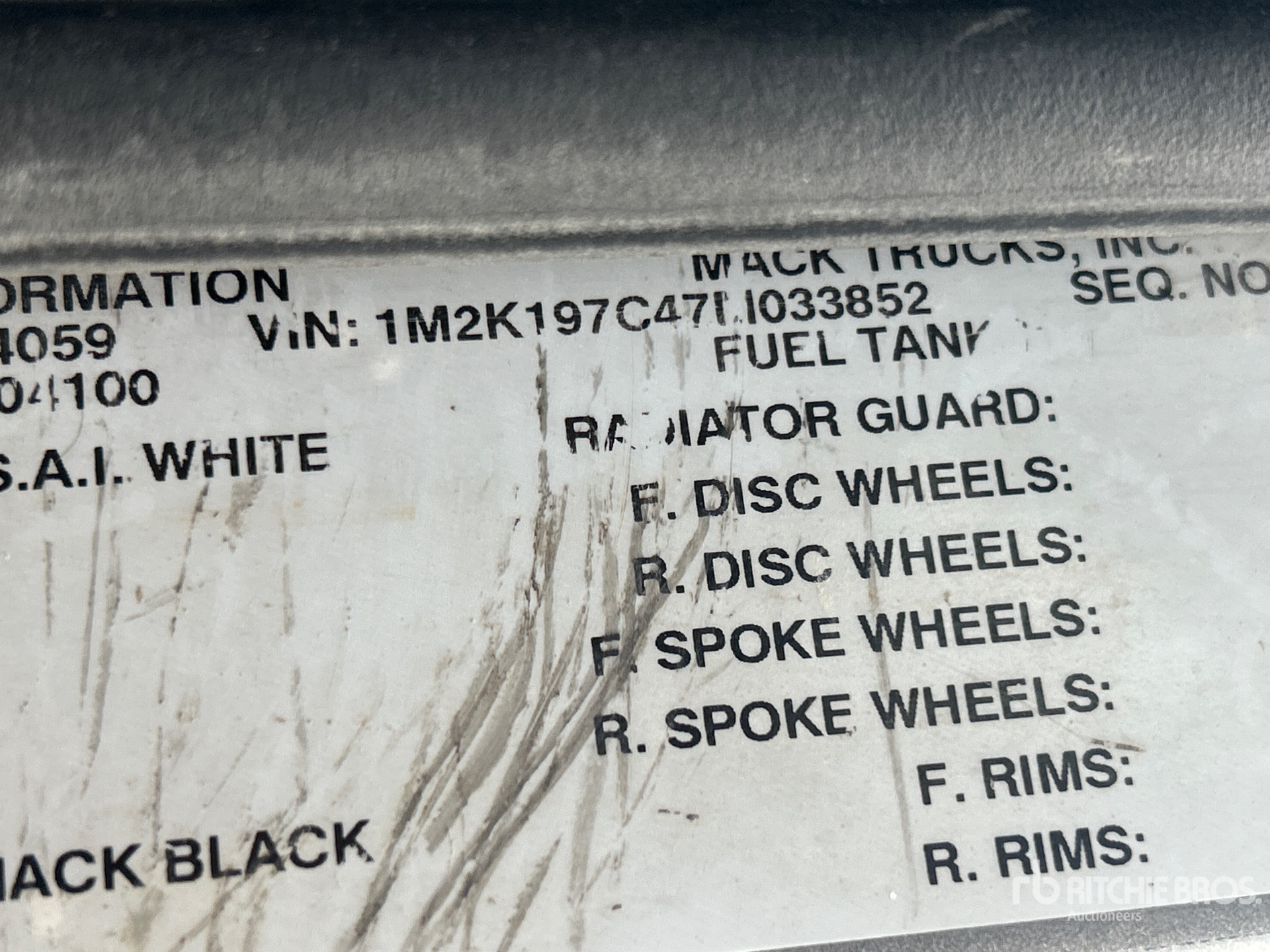 Photo of a 2007 Mack MR688S