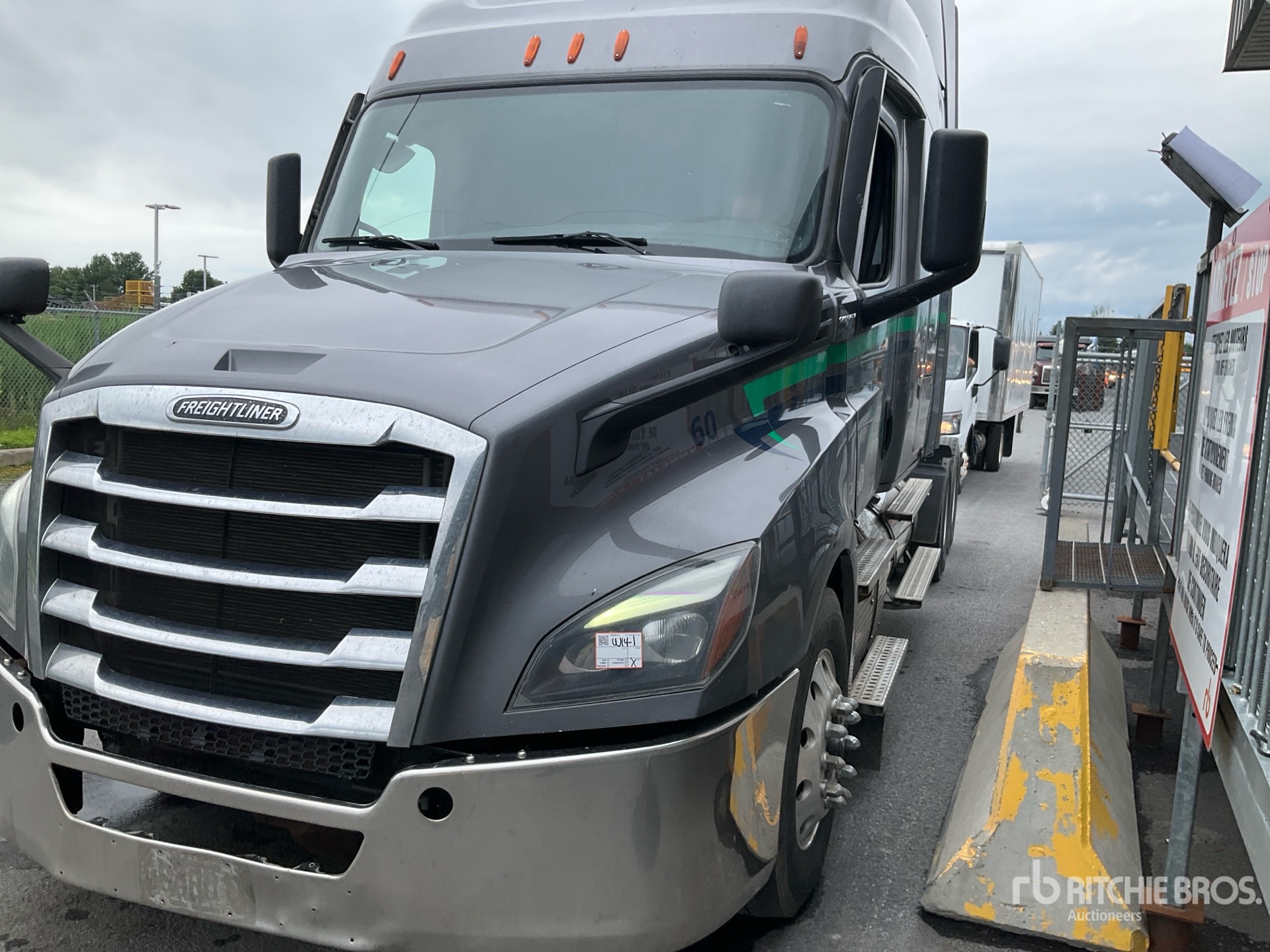 Photo of a 2022 Freightliner CASCADIA 126