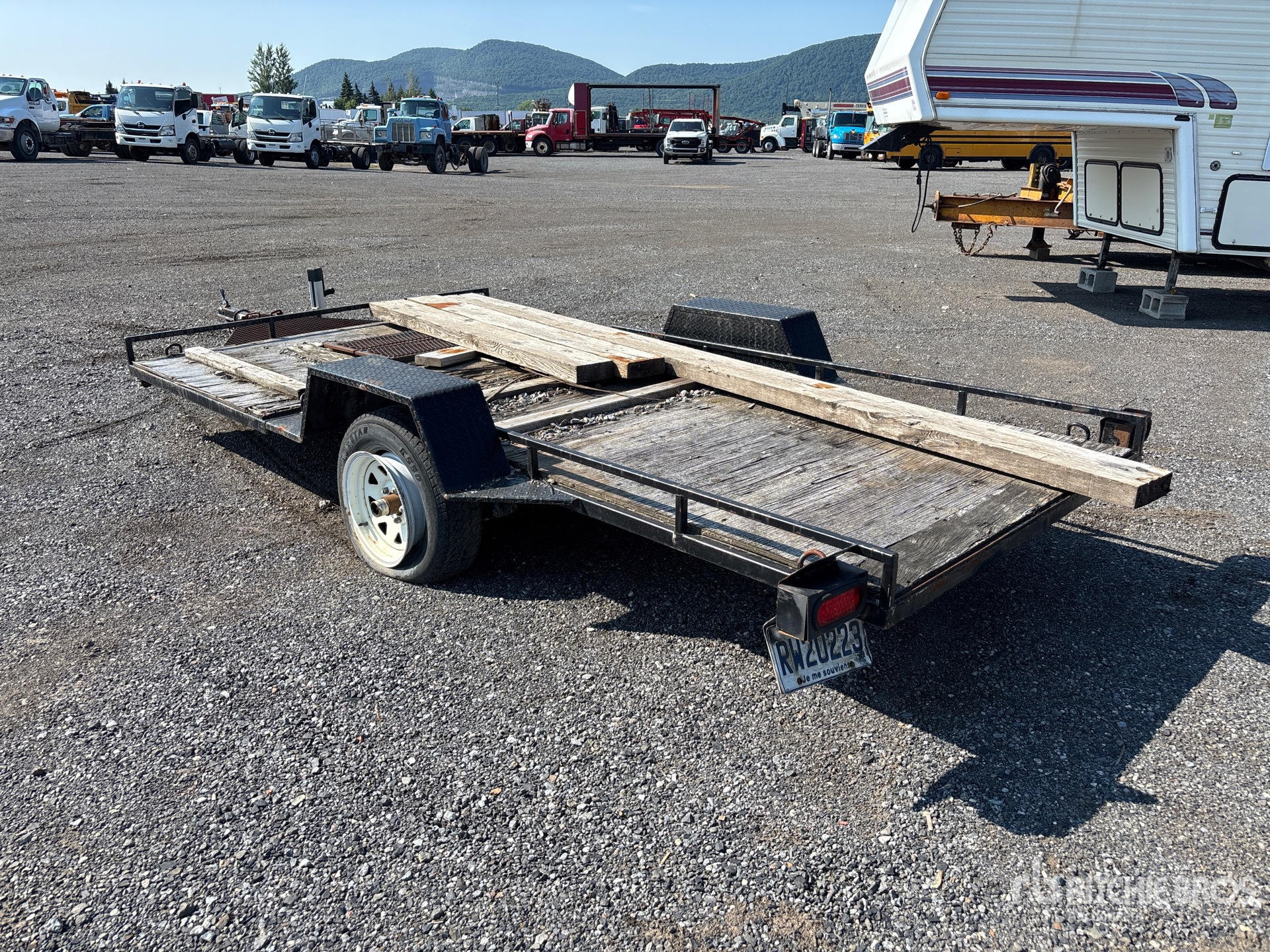 General Appearance with Picture, Left Rear Corner
